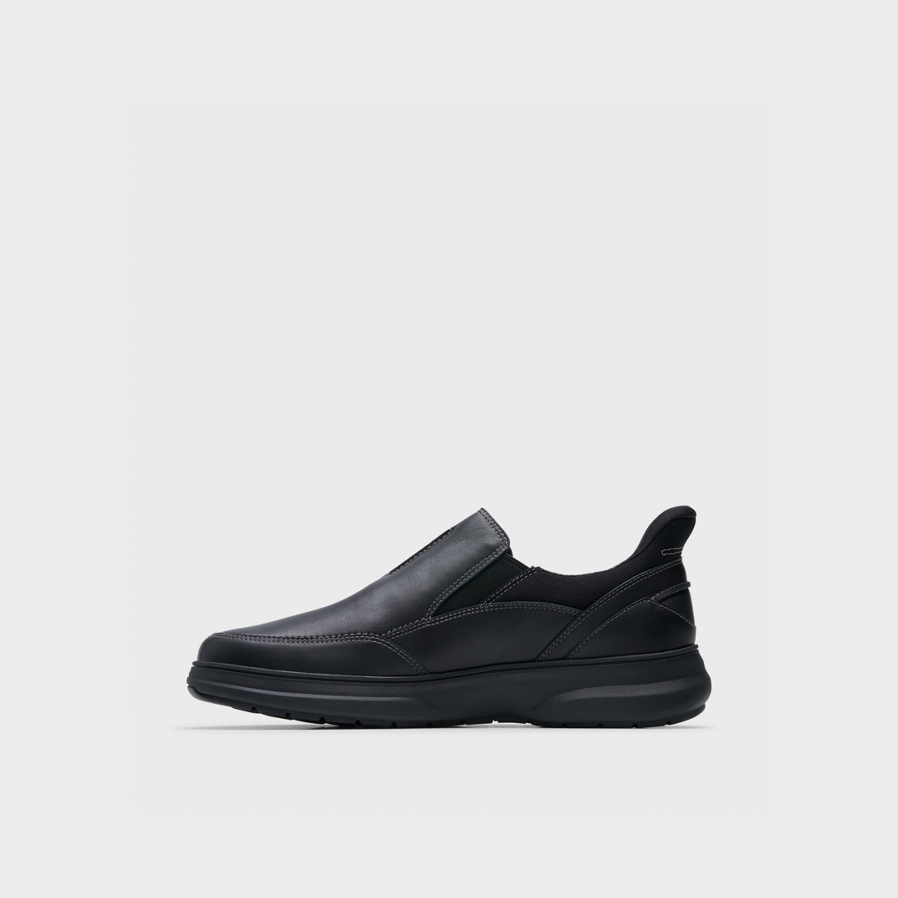 حذاء مولان ستيب لوفر سهل الارتداء من كلاركس للرجال | 26184411-men-shoes-loafersandmoccasins-image-3