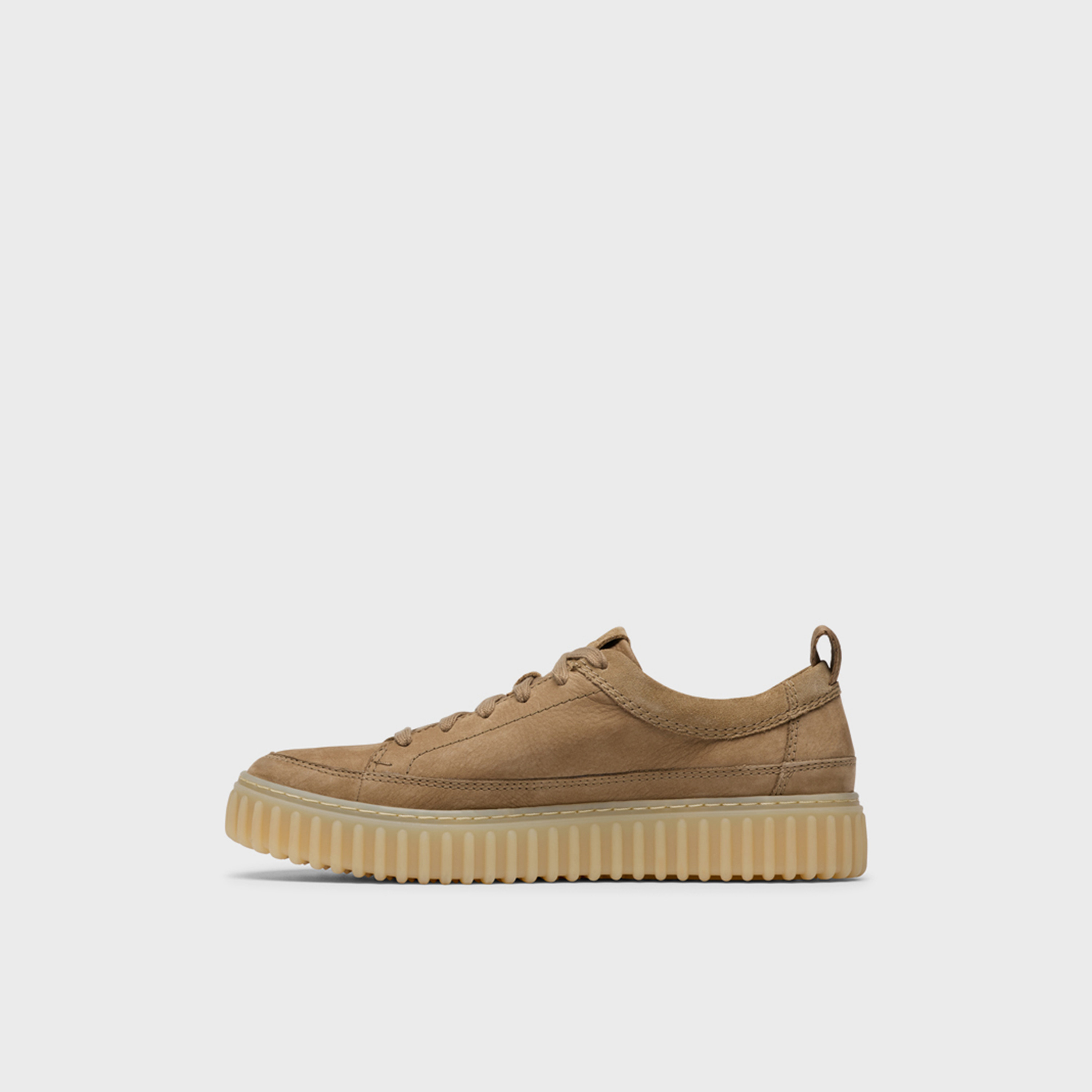 حذاء توريل الرياضي برباط منخفض الكاحل من كلاركس للرجال | 26184418-men-shoes-sneakers-image-3