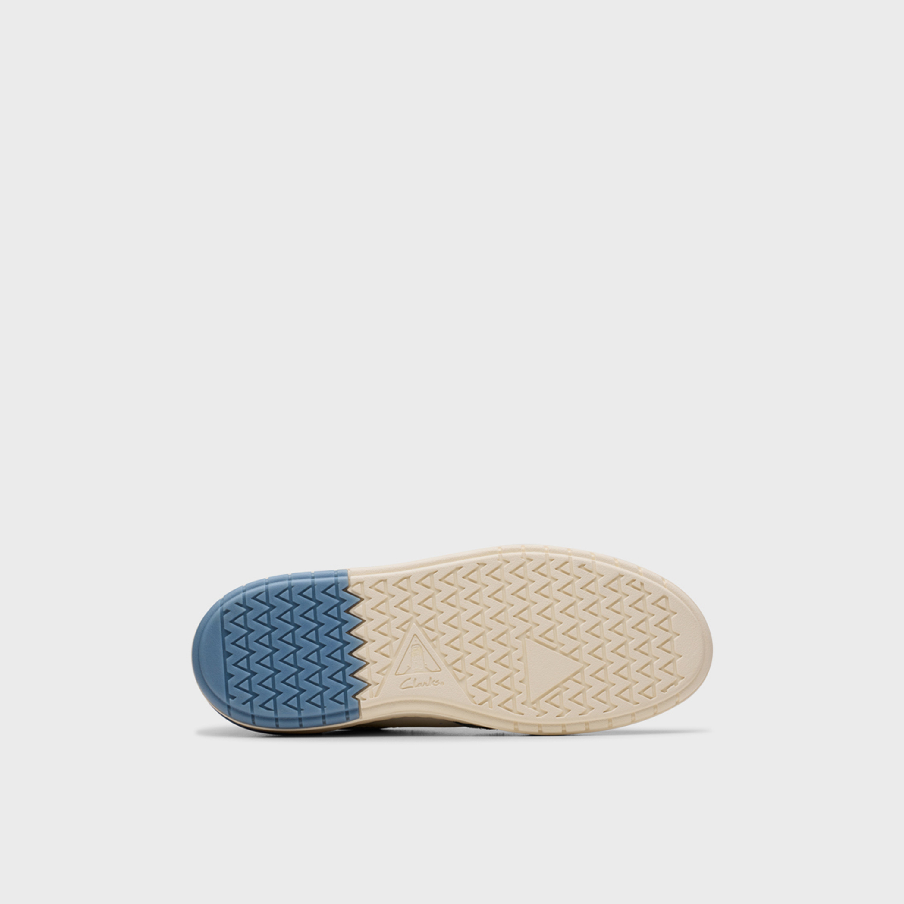 كلاركس - حذاء رياضي كورتلايت2 رجالي برباط منخفض الكاحل | 26184600-men-shoes-sneakers-image-4