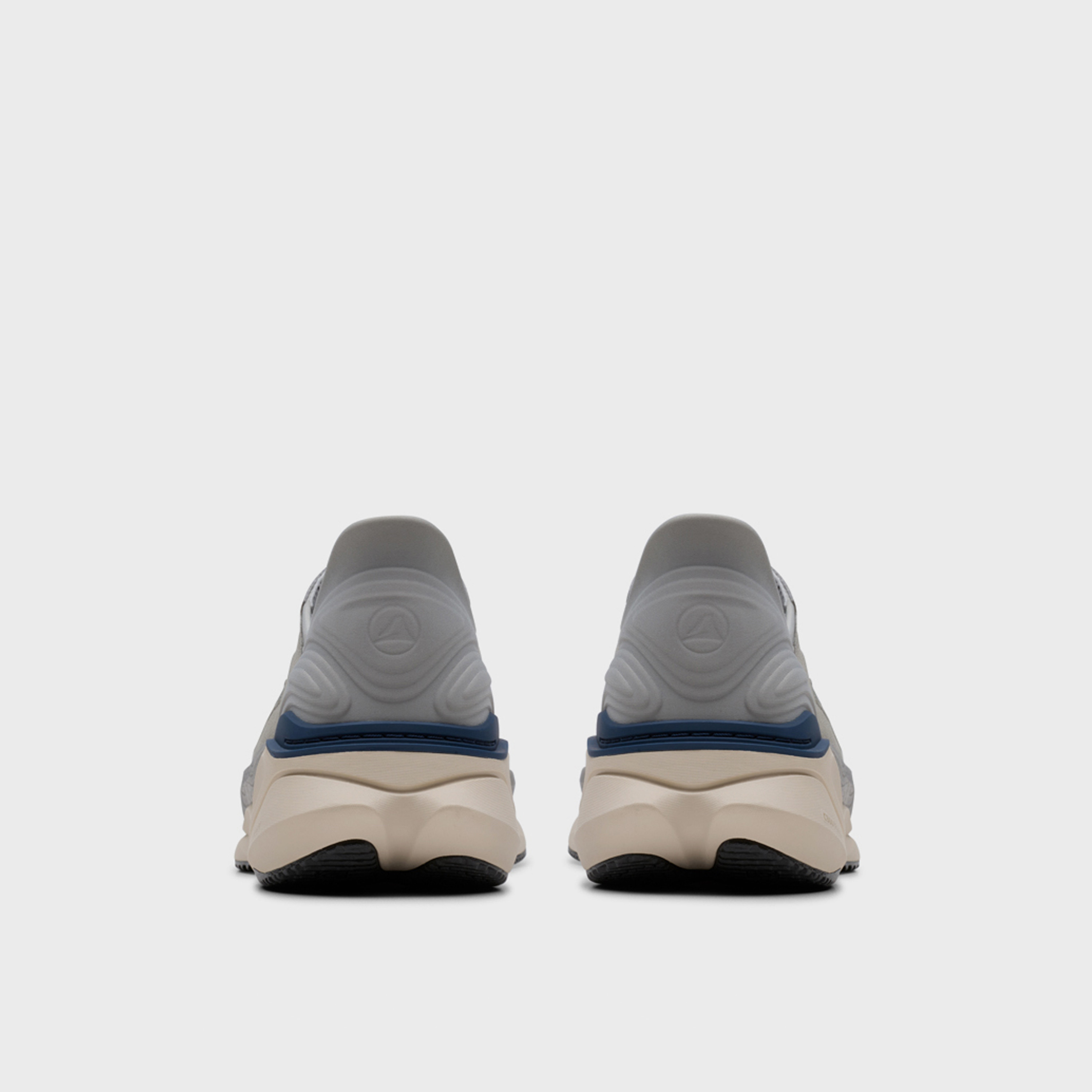 كلاركس - حذاء رياضي بايس رجالي برباط كاحل منخفض | 26184664-men-shoes-sneakers-image-5