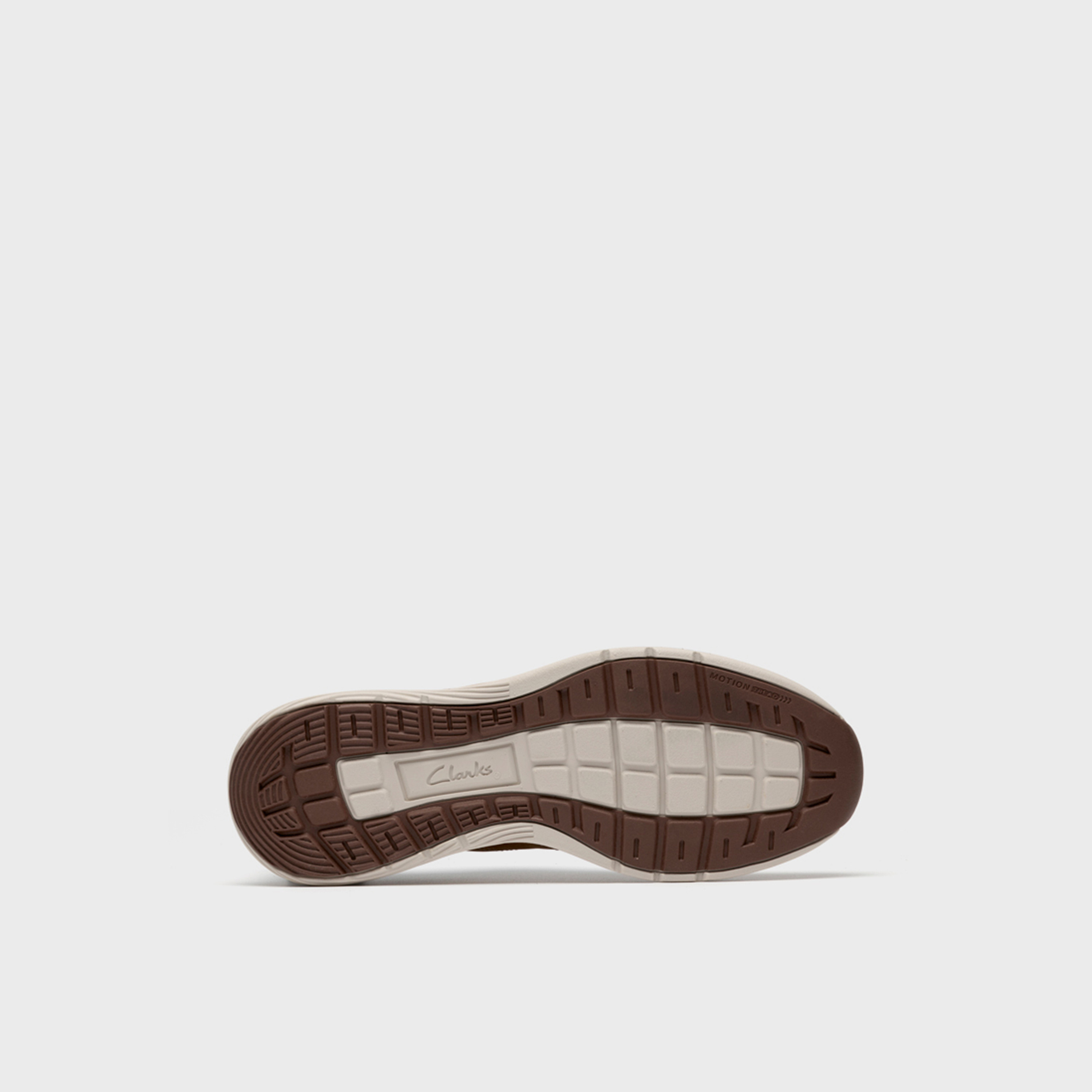 أحذية رياضية قصيرة برباط من كلاركس | 26184782-men-shoes-sneakers-image-4