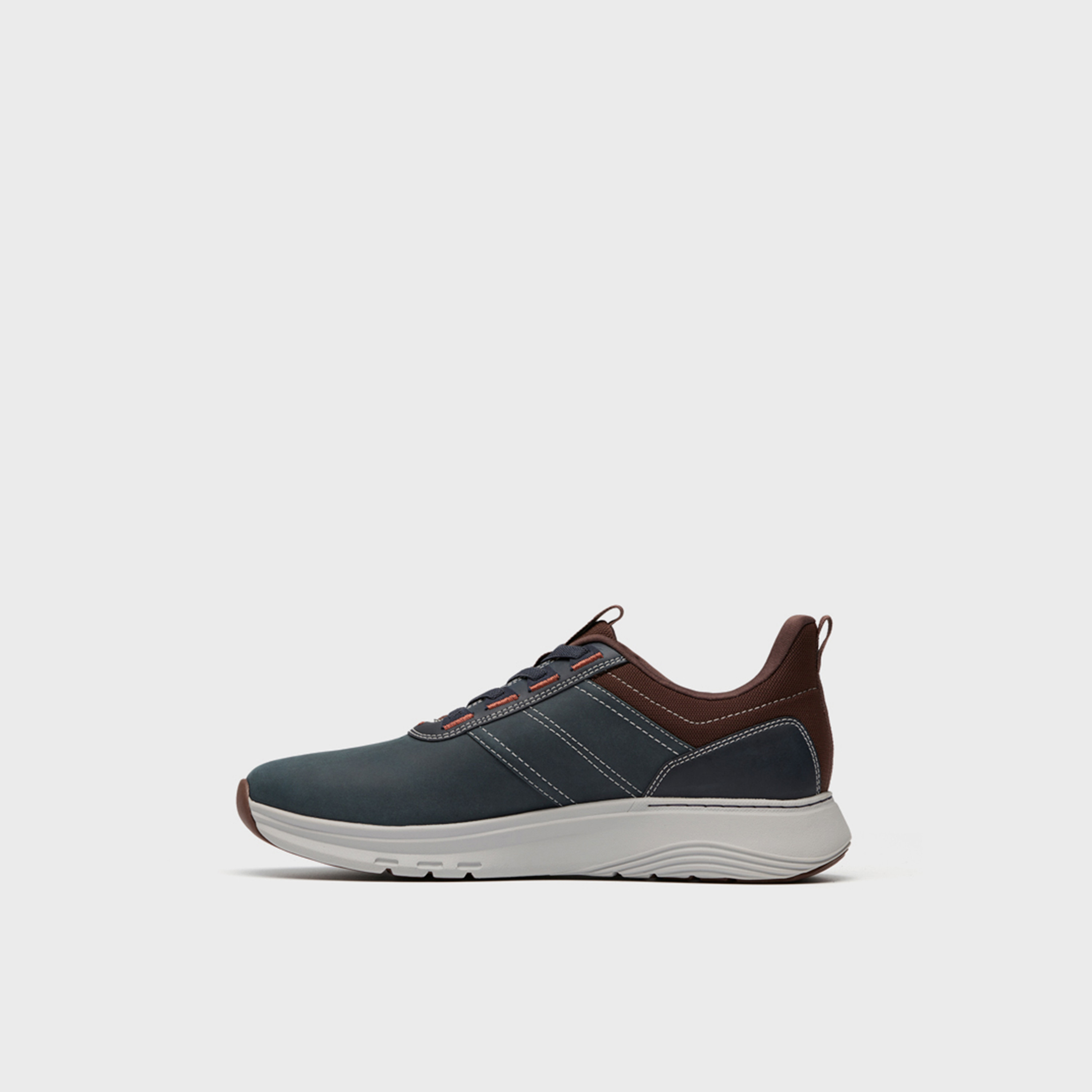 كلاركس - حذاء رياضي موشن تريك إل إكس منخفض الكاحل رجالي برباط | 26184783-men-shoes-sneakers-image-3