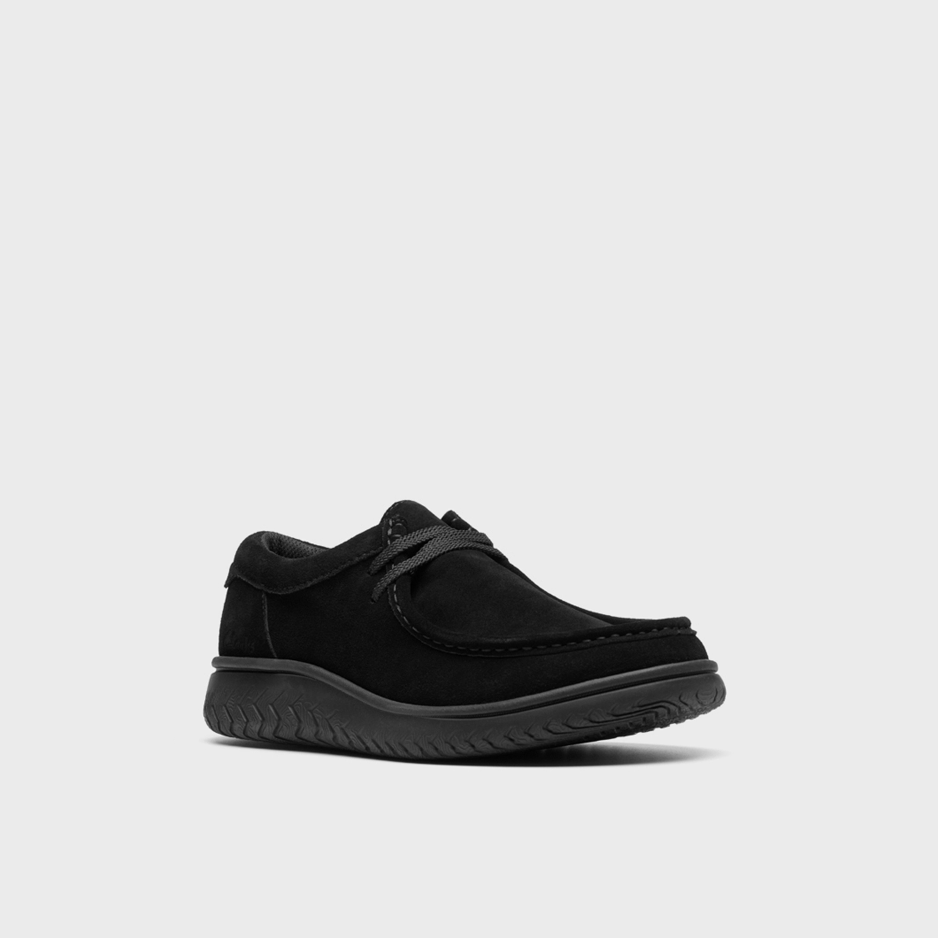 كلاركس - حذاء تشوكا ريلاكس لايت رجالي برباط كاحل منخفض | 26184952-men-shoes-loafersandmoccasins-image-1
