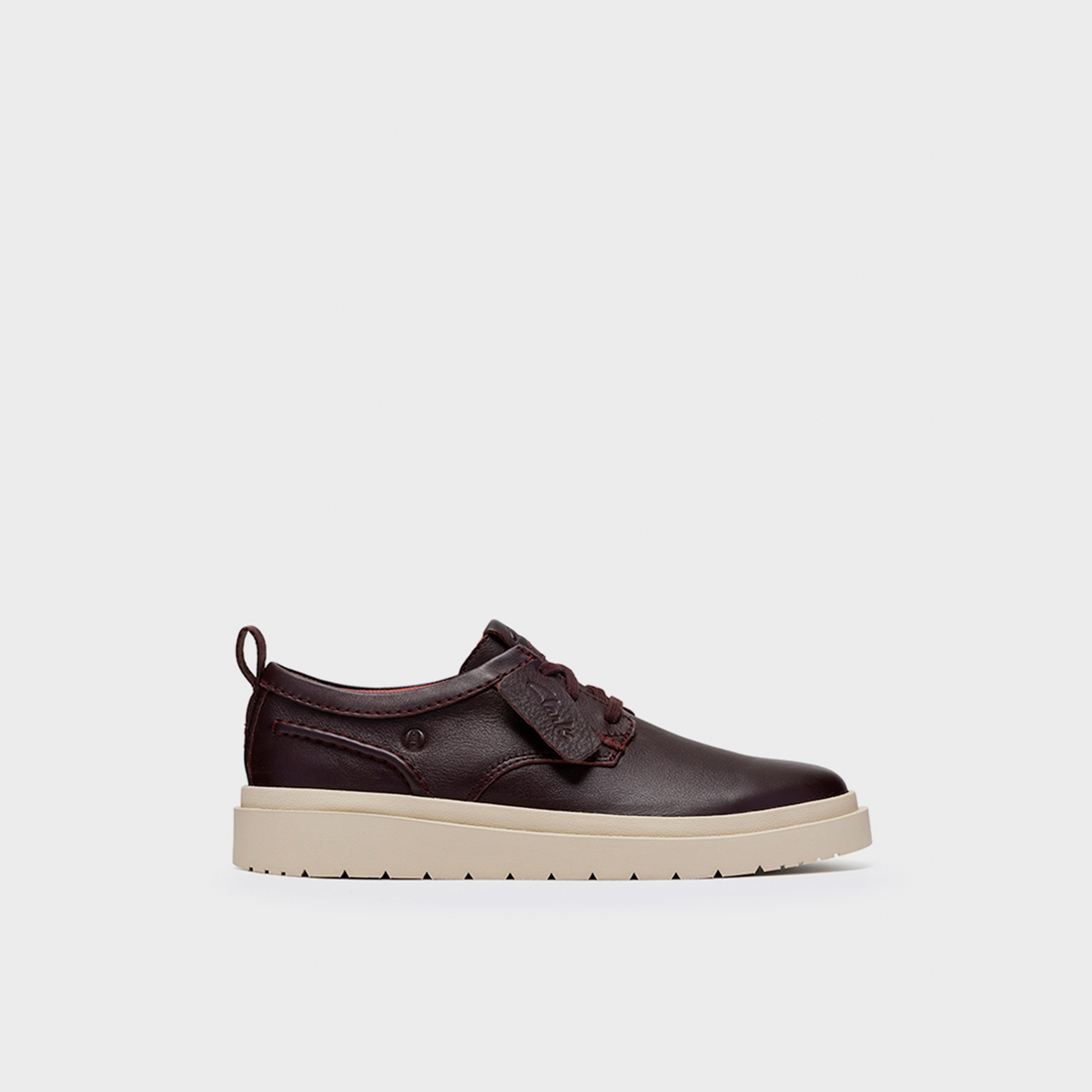 حذاء بولدن الرجالي ذو الأربطة من كلاركس  | 26184960-men-shoes-loafersandmoccasins-image-2