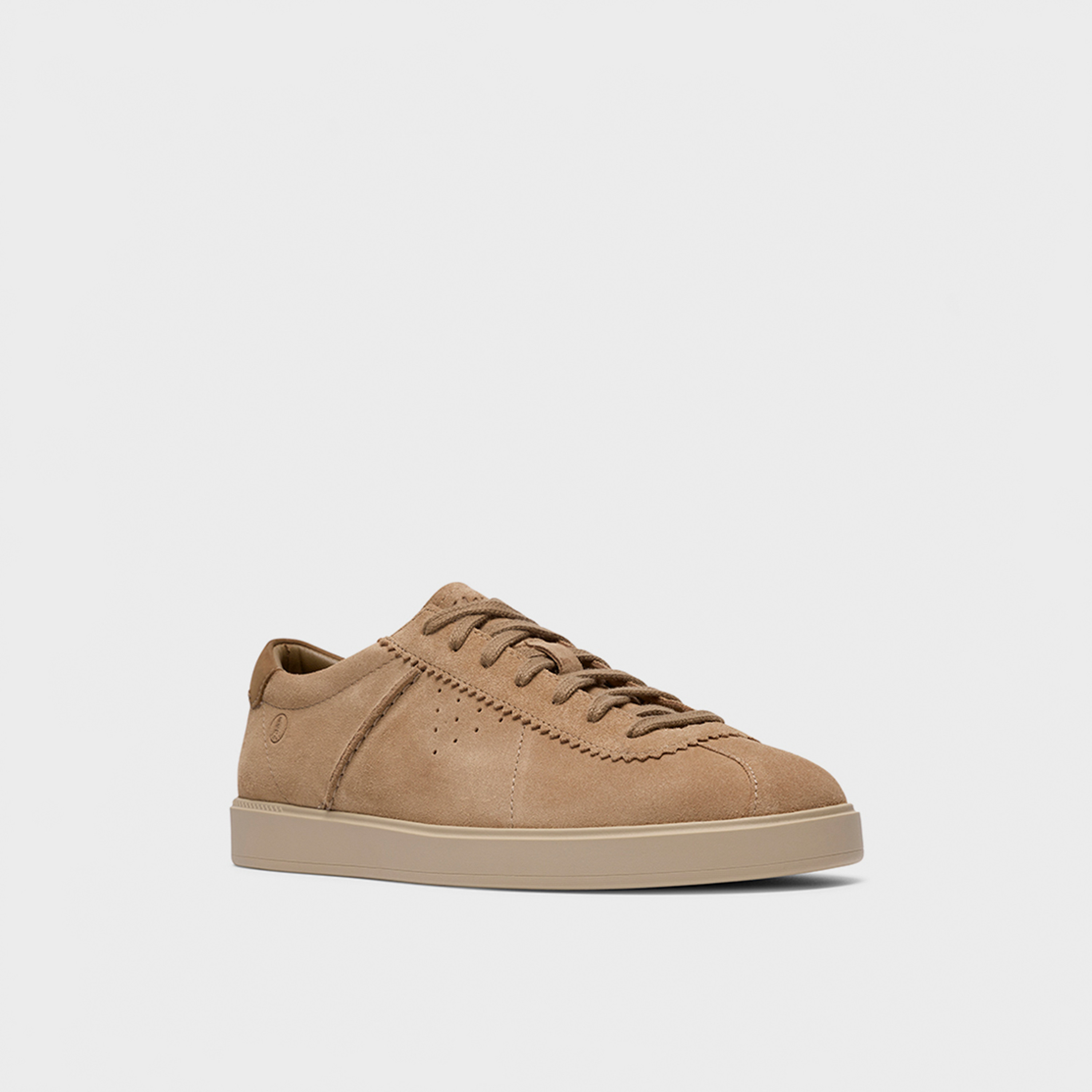 أحذية كلاركس الرجالية برباط، طراز لوكفورد، منخفضة الكاحل | 26186194-men-shoes-sneakers-image-1