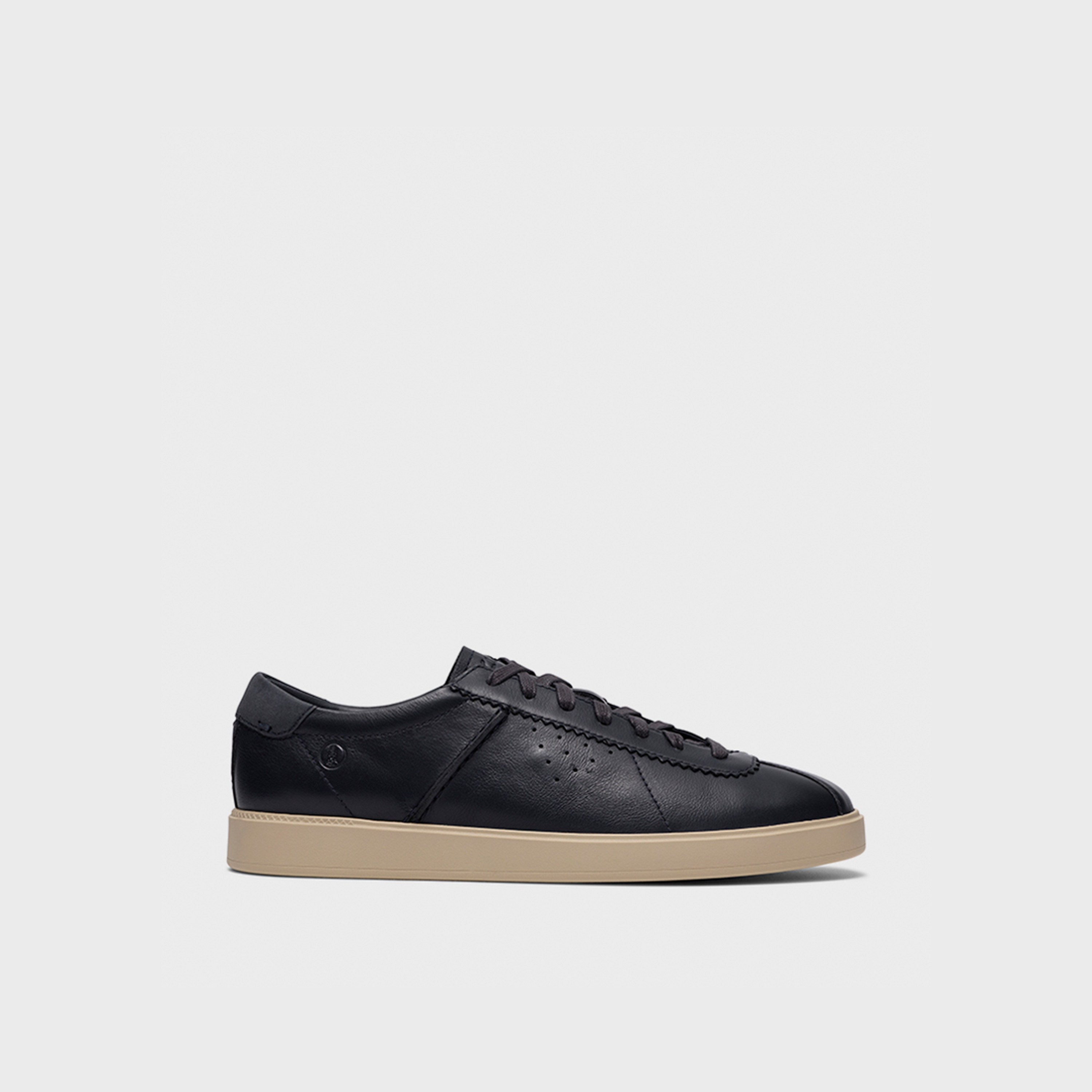 أحذية كلاركس الرجالية برباط، طراز لوكفورد، منخفضة الكاحل | 26186196-men-shoes-sneakers-image-2