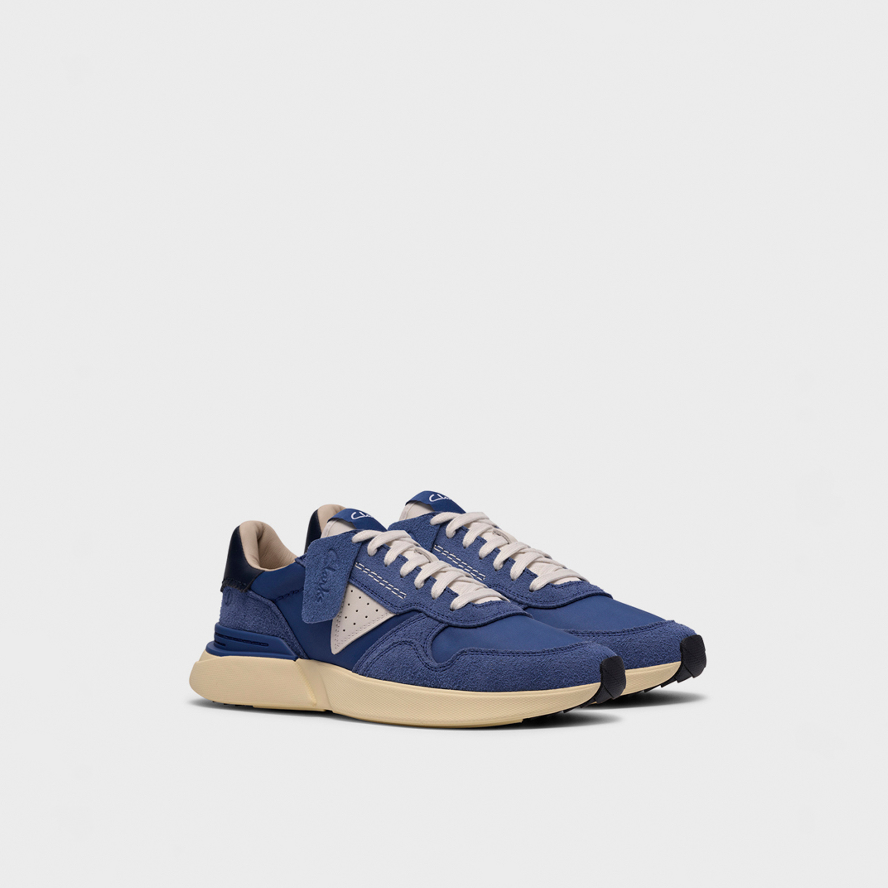أحذية رياضية رجالية من كلاركس برباط، طراز كرافت ويك، منخفضة الكاحل | 26186556-men-shoes-sneakers-image-1