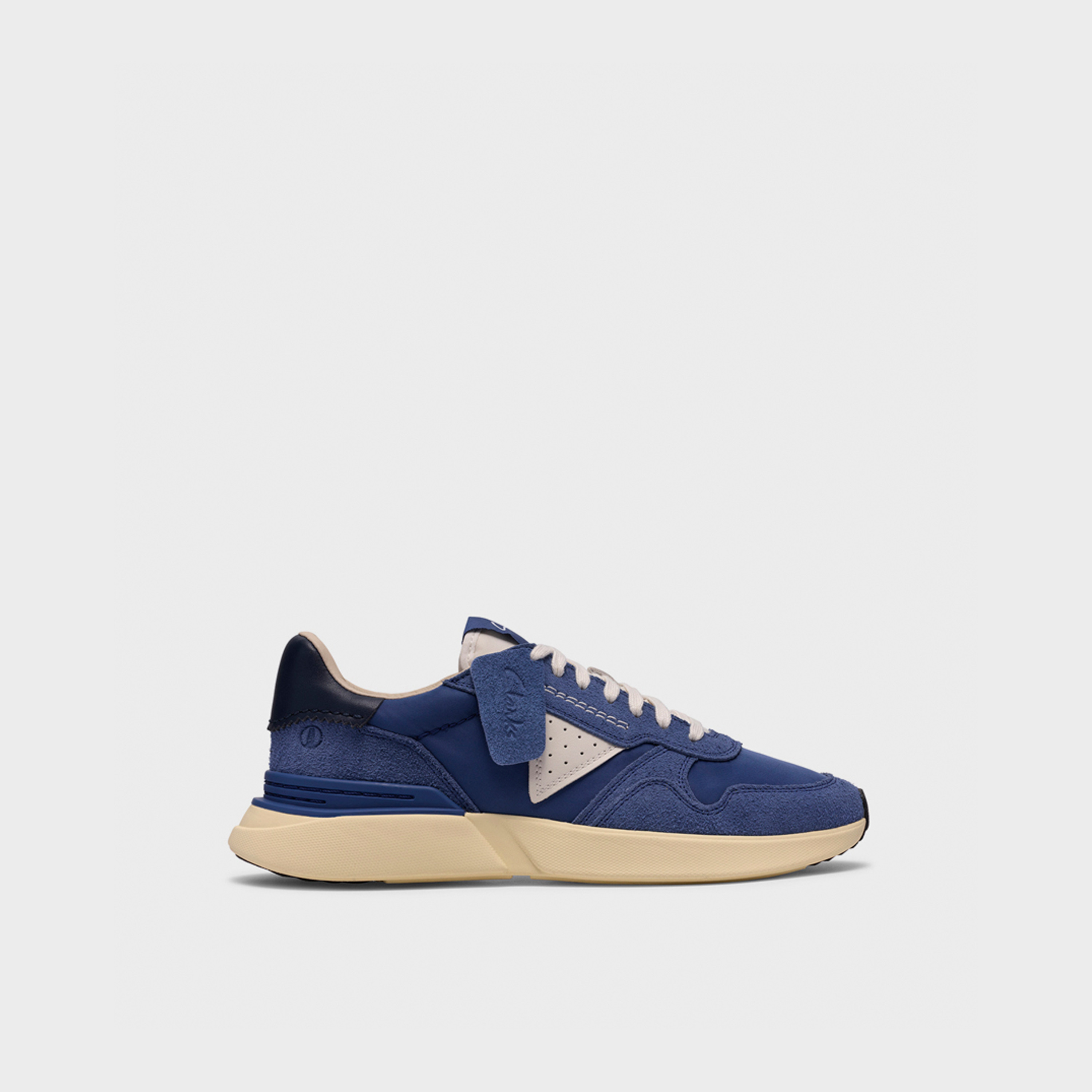 أحذية رياضية رجالية من كلاركس برباط، طراز كرافت ويك، منخفضة الكاحل | 26186556-men-shoes-sneakers-image-2