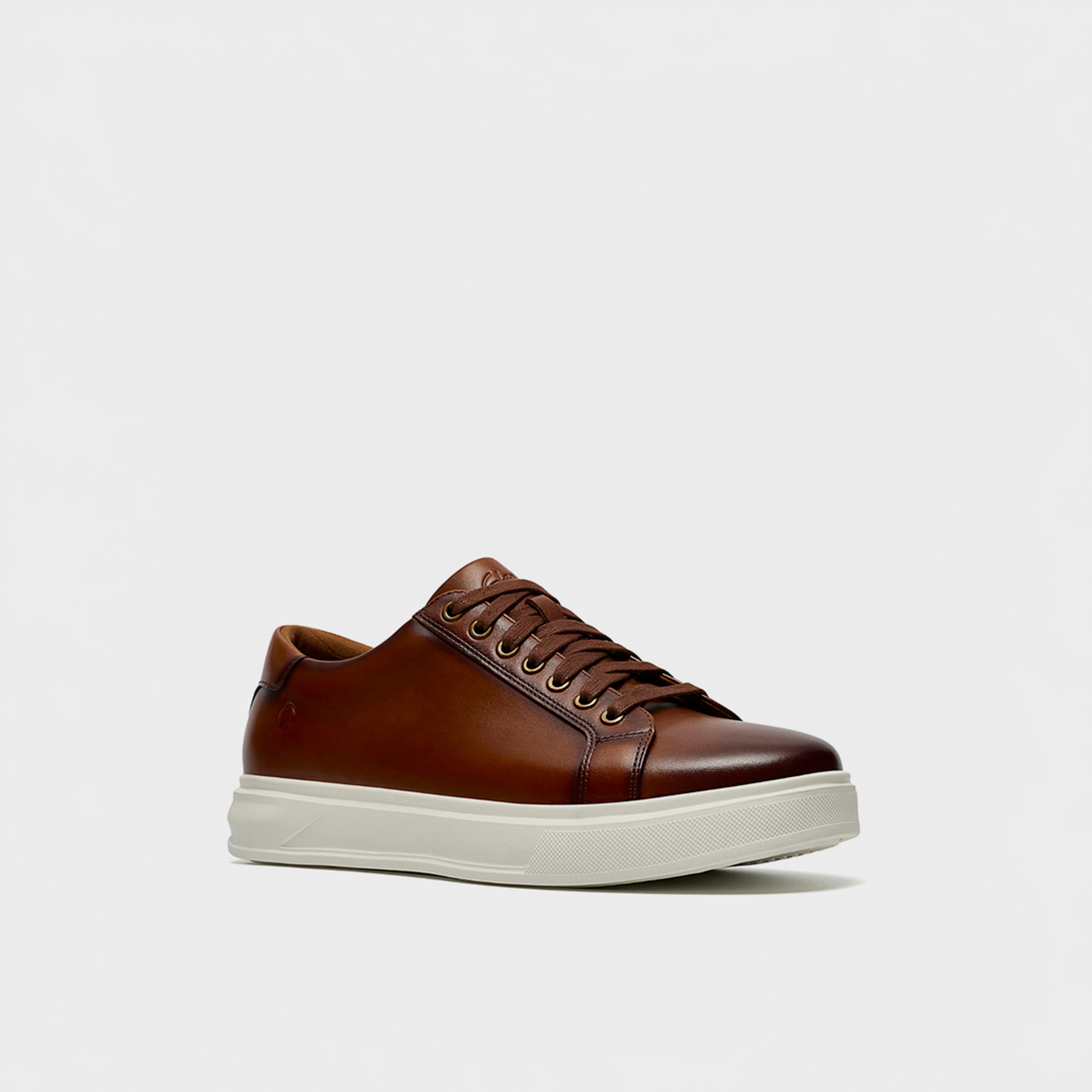 أحذية رياضية رجالية من كلاركس برباط، طراز جوسويل تاي، منخفضة الكاحل | 26186561-men-shoes-sneakers-image-1