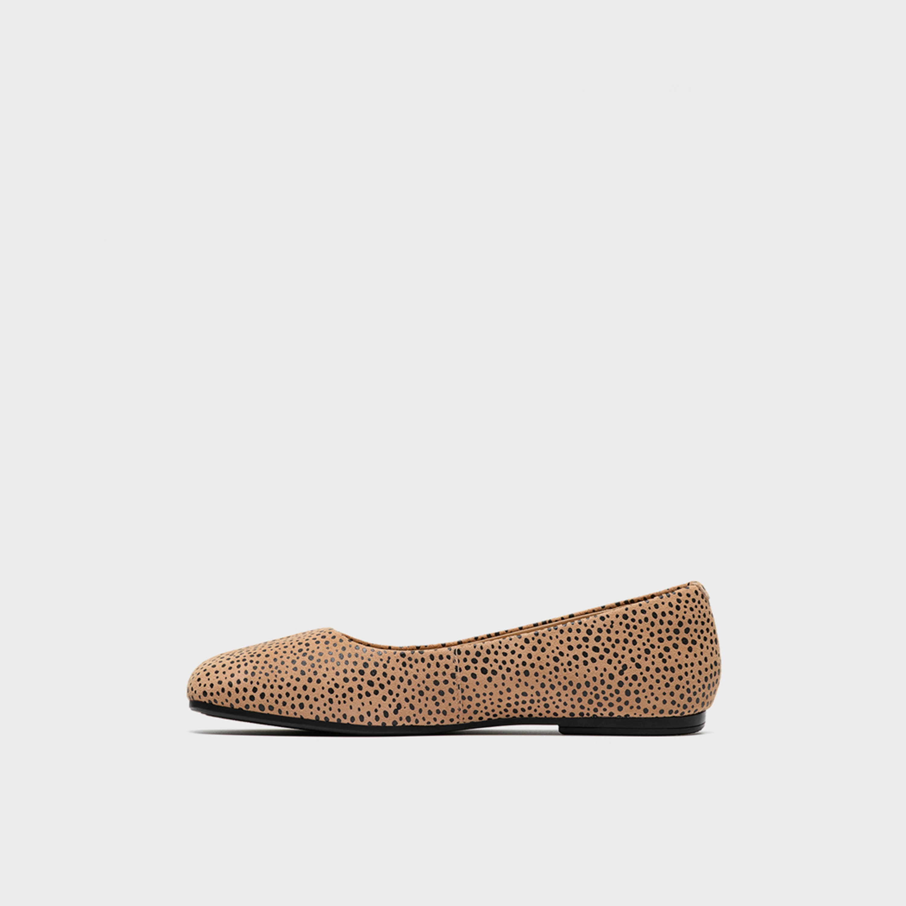 أحذية كلاركس النسائية سهلة الارتداء من طراز Livia Lily Flat Round Toe Ballerina | 26186656-women-shoes-ballerinas-image-3