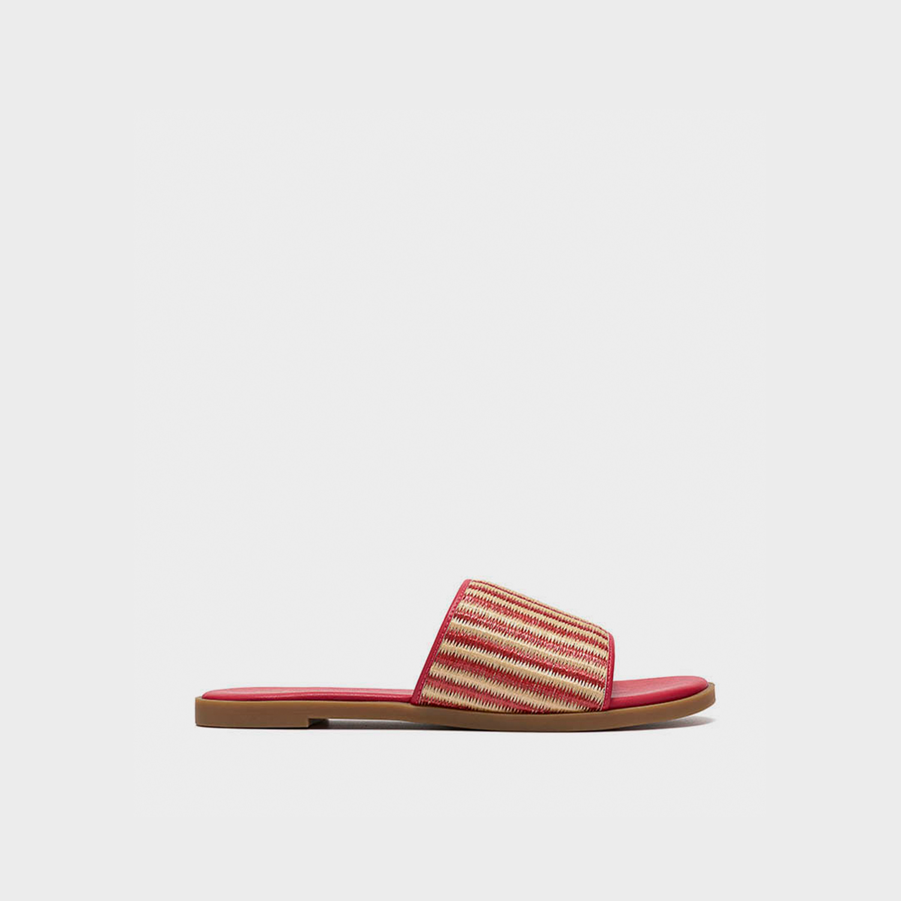 صنادل إريسيا سهلة الارتداء من كلاركس للنساء | 26187894-women-shoes-flipflopsandslides-image-2