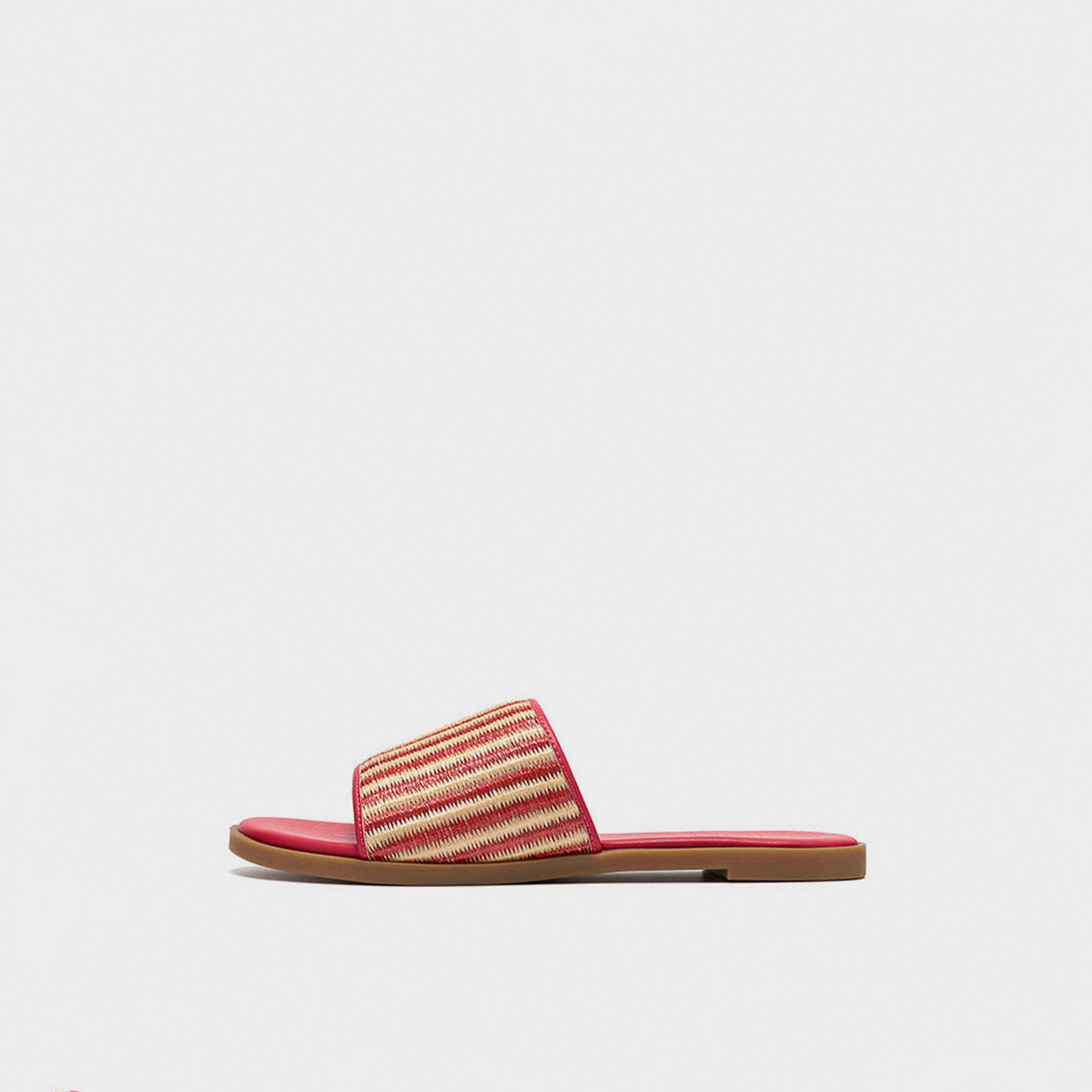 صنادل إريسيا سهلة الارتداء من كلاركس للنساء | 26187894-women-shoes-flipflopsandslides-image-3