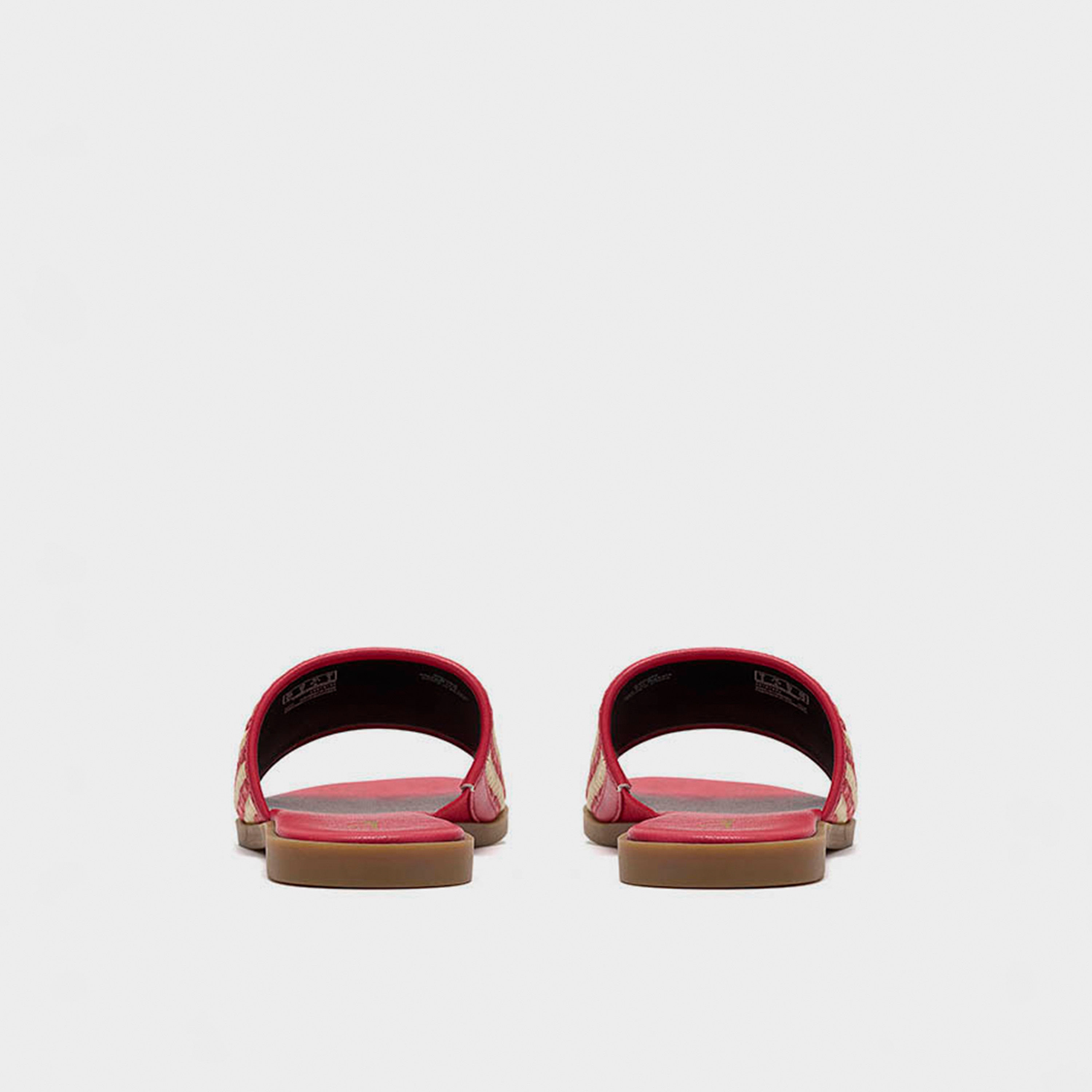 صنادل إريسيا سهلة الارتداء من كلاركس للنساء | 26187894-women-shoes-flipflopsandslides-image-5