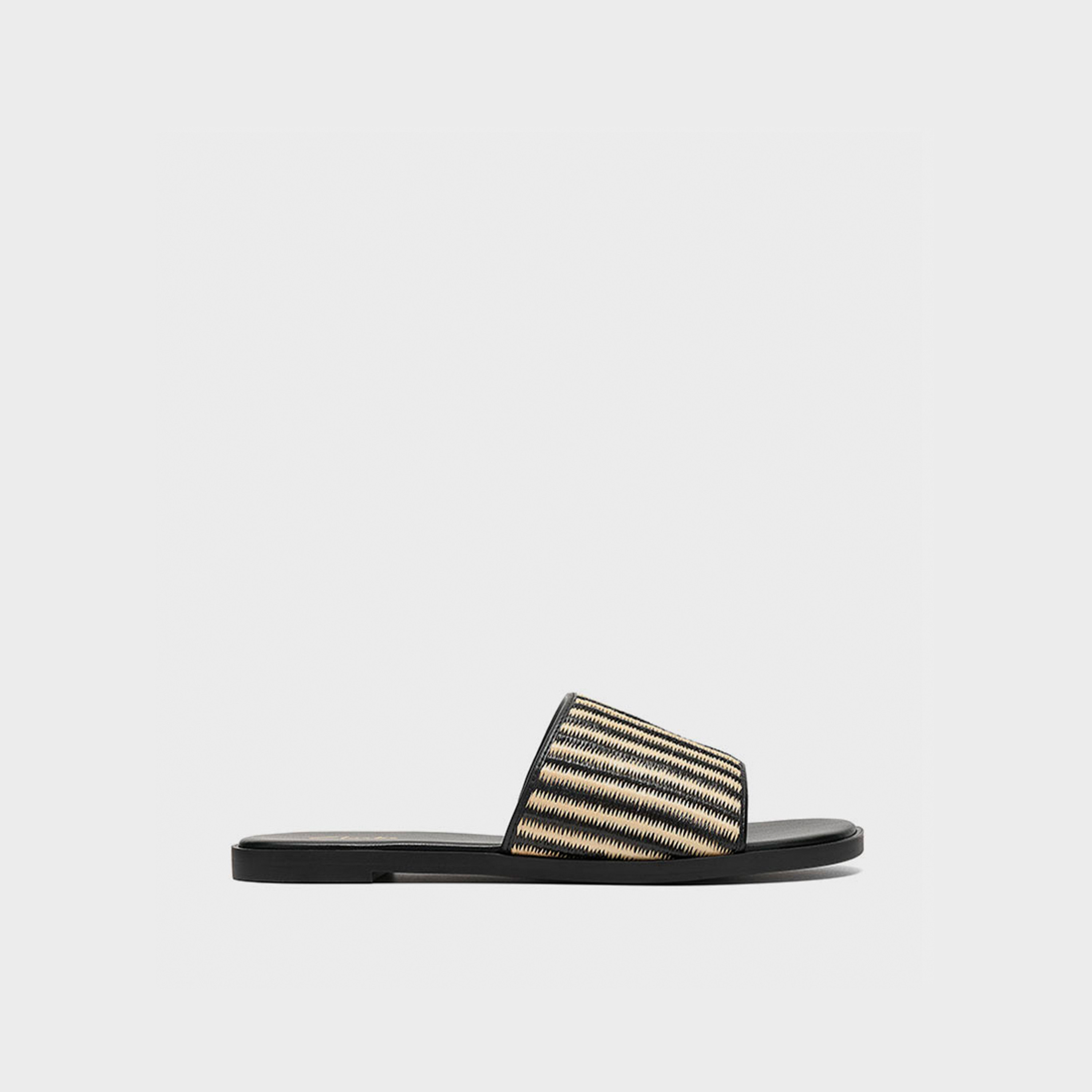 صنادل إريسيا سهلة الارتداء من كلاركس للنساء | 26187895-women-shoes-flipflopsandslides-image-2