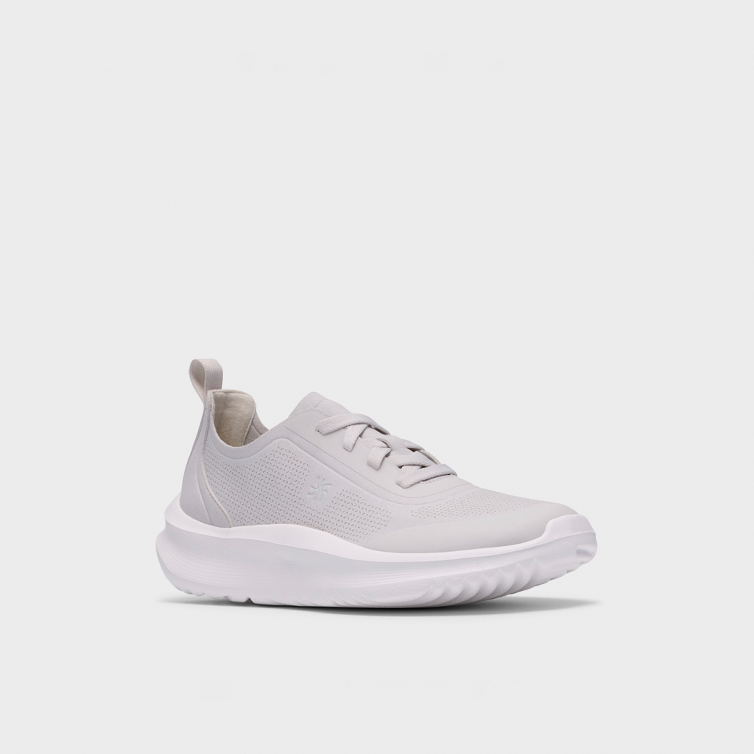 كلاركس - حذاء رياضي نسائي شبكي برباط كاحل منخفض | 26188668-women-shoes-sneakers-image-1