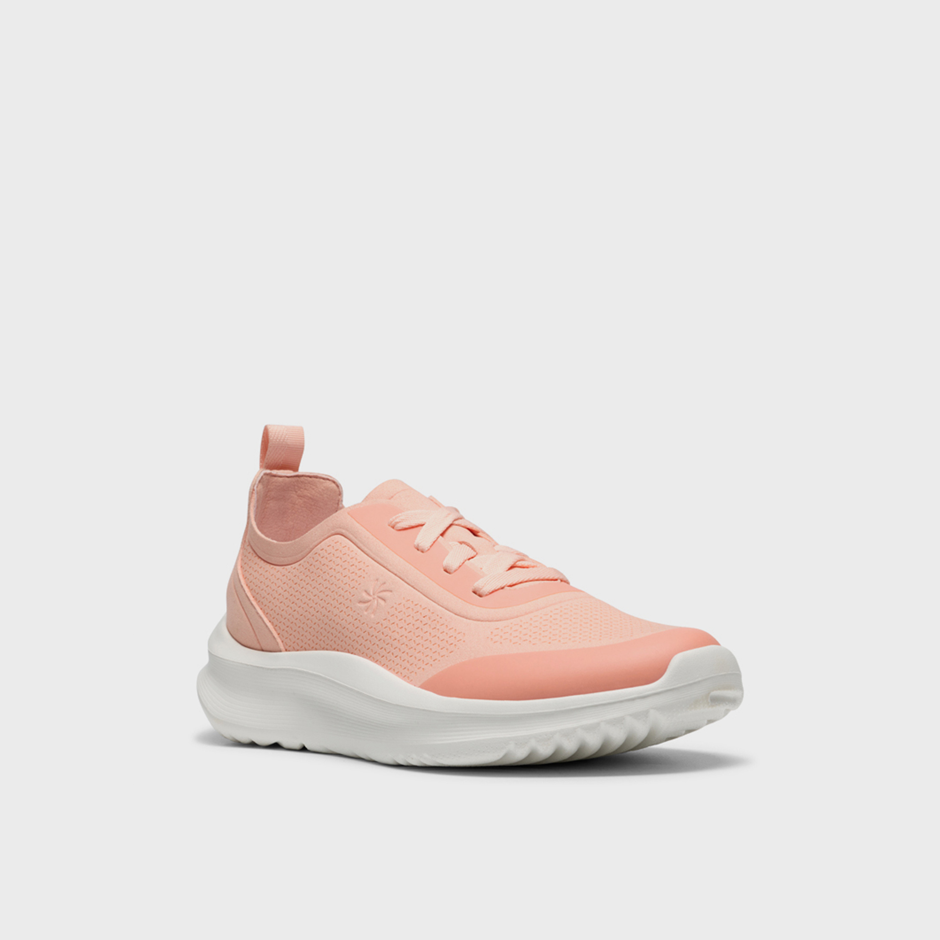 كلاركس - حذاء رياضي نسائي شبكي برباط كاحل منخفض | 26188669-women-shoes-sneakers-image-1