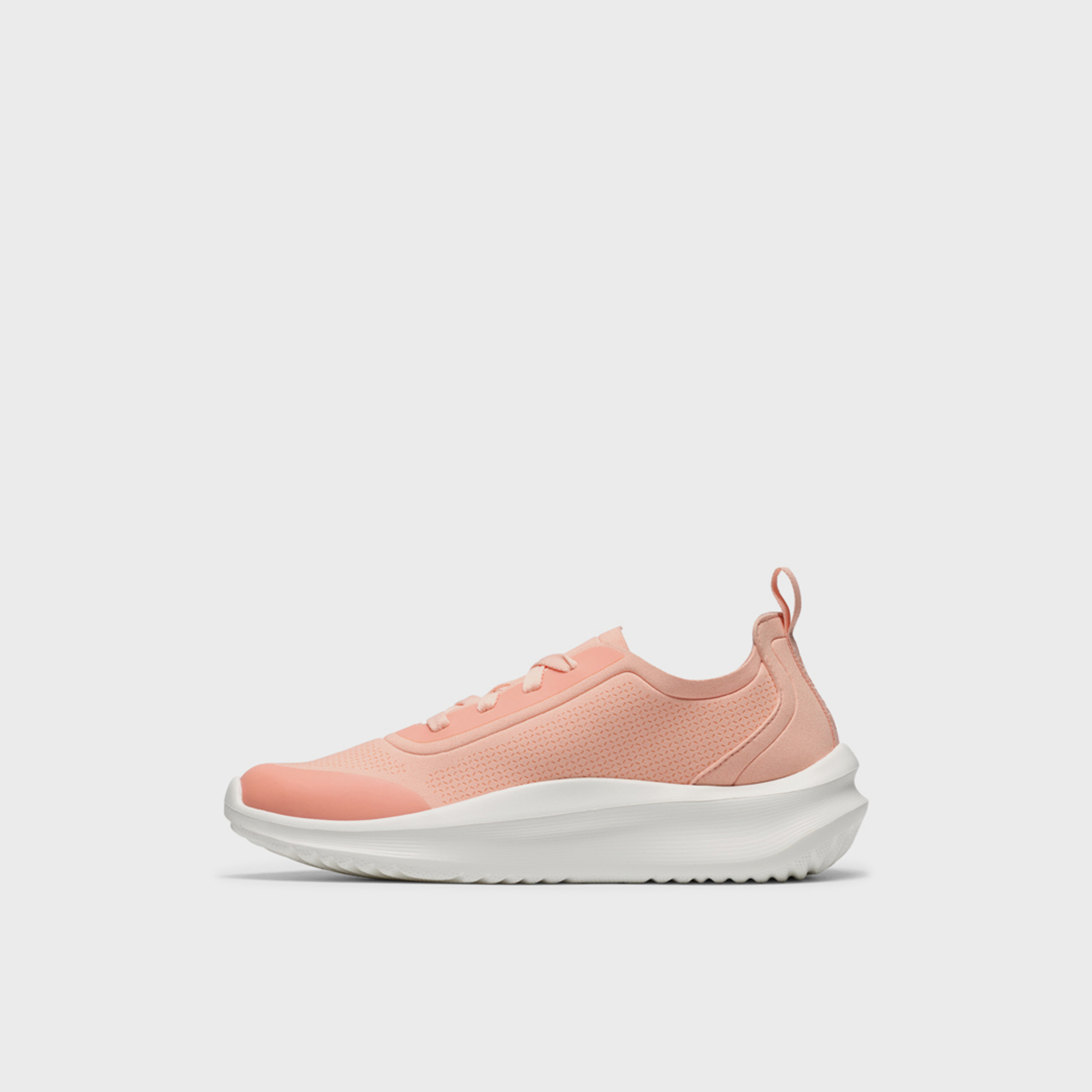 كلاركس - حذاء رياضي نسائي شبكي برباط كاحل منخفض | 26188669-women-shoes-sneakers-image-2