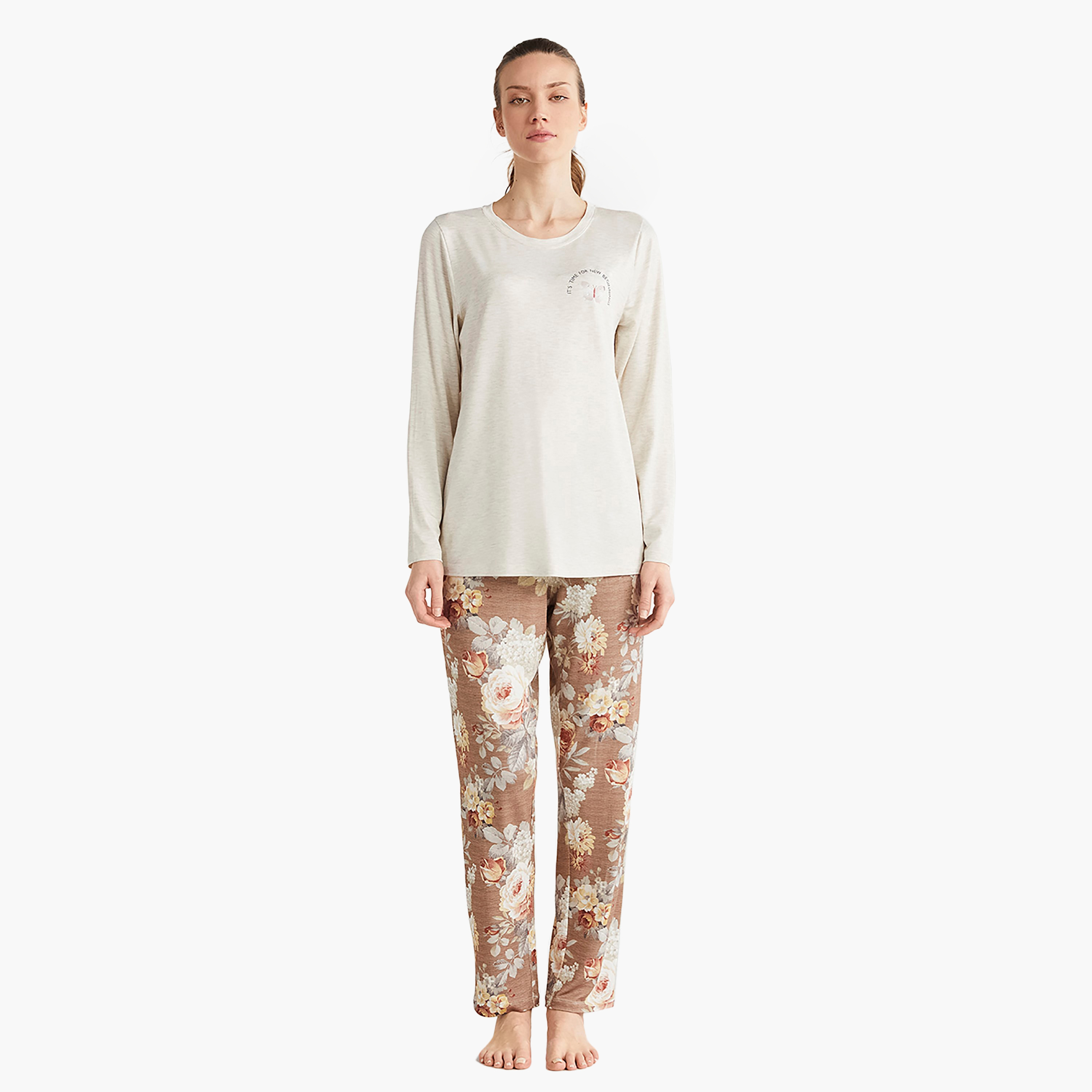 طقم بيجامة مع تي شيرت بفتحة رقبة V وقميص بيجامة نسائي من كاثرينز-women-clothing-nightwear-pyjamas-longsets-image-1