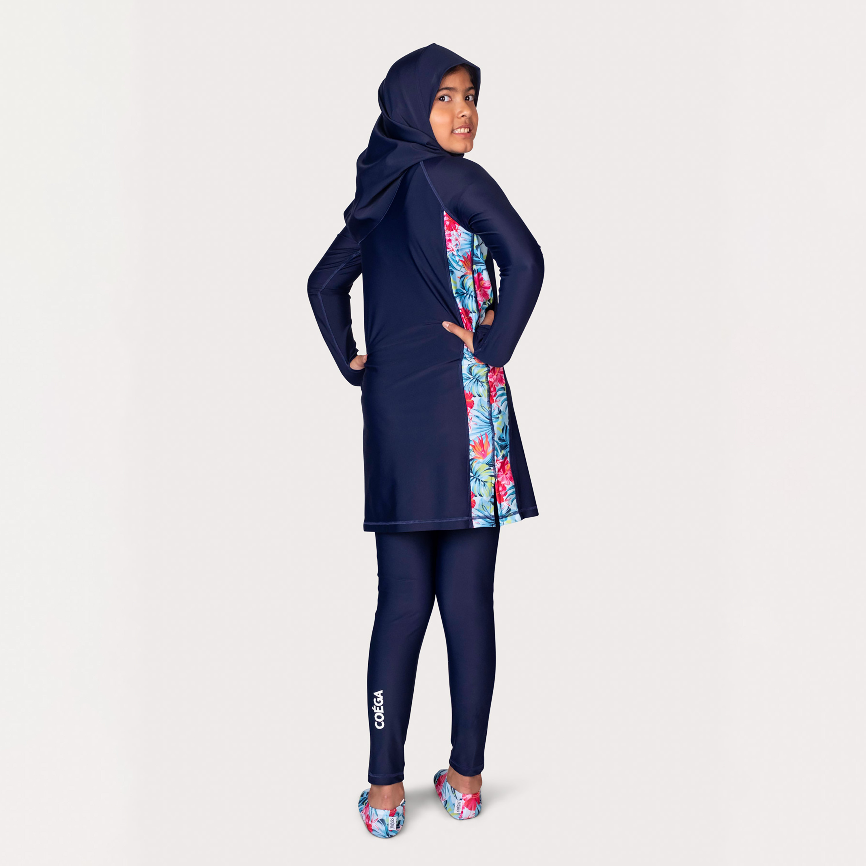  طقم ملابس سباحة ذو محتشمة شبابية للبنات من ثلاث قطع بلون أزرق من كويغا-girls-clothing-swimwear-image-2
