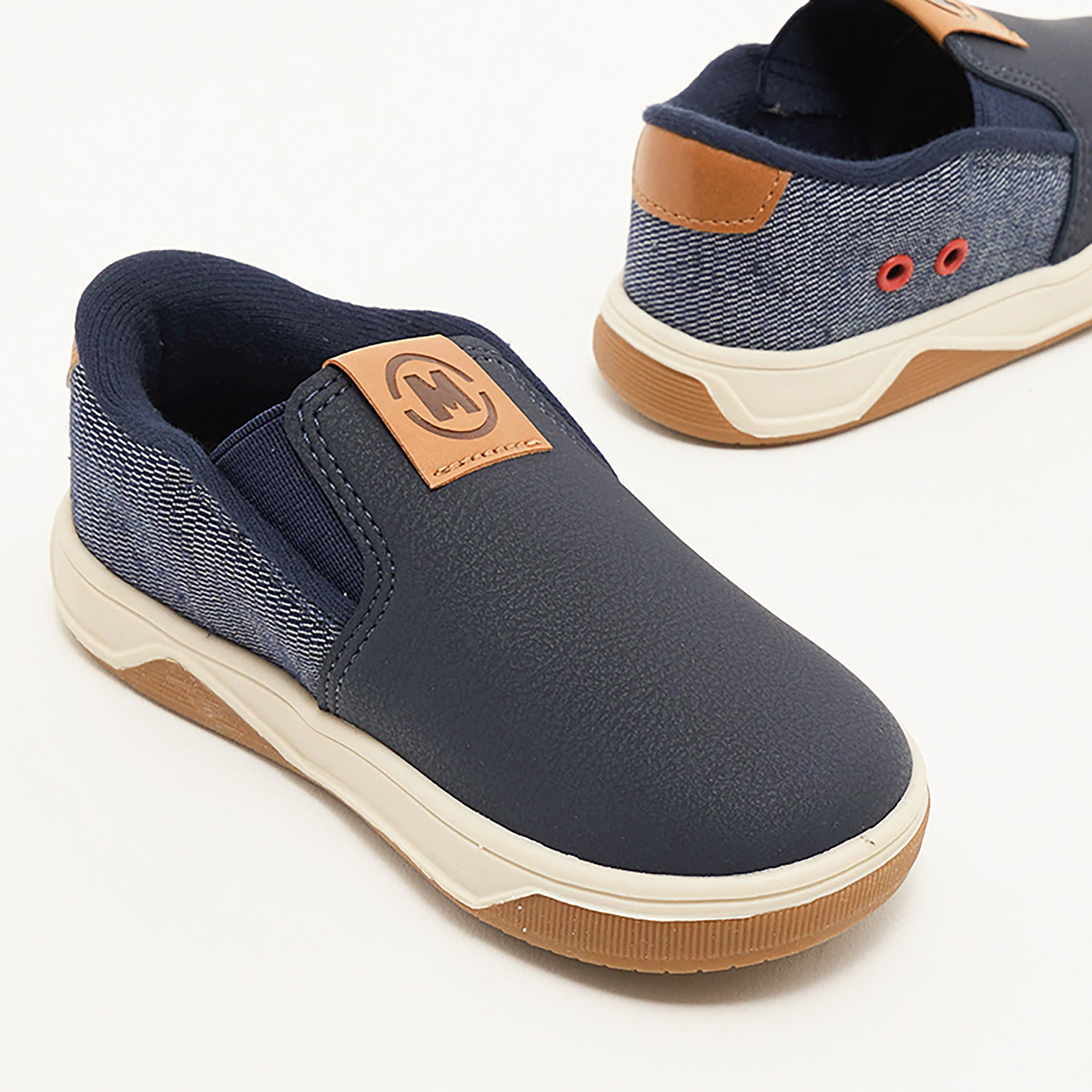 2623-100-23783 | حذاء كاجوال مع سهل الارتداء للأطفال من موليكينهو-boys-shoes-loafers-image-4