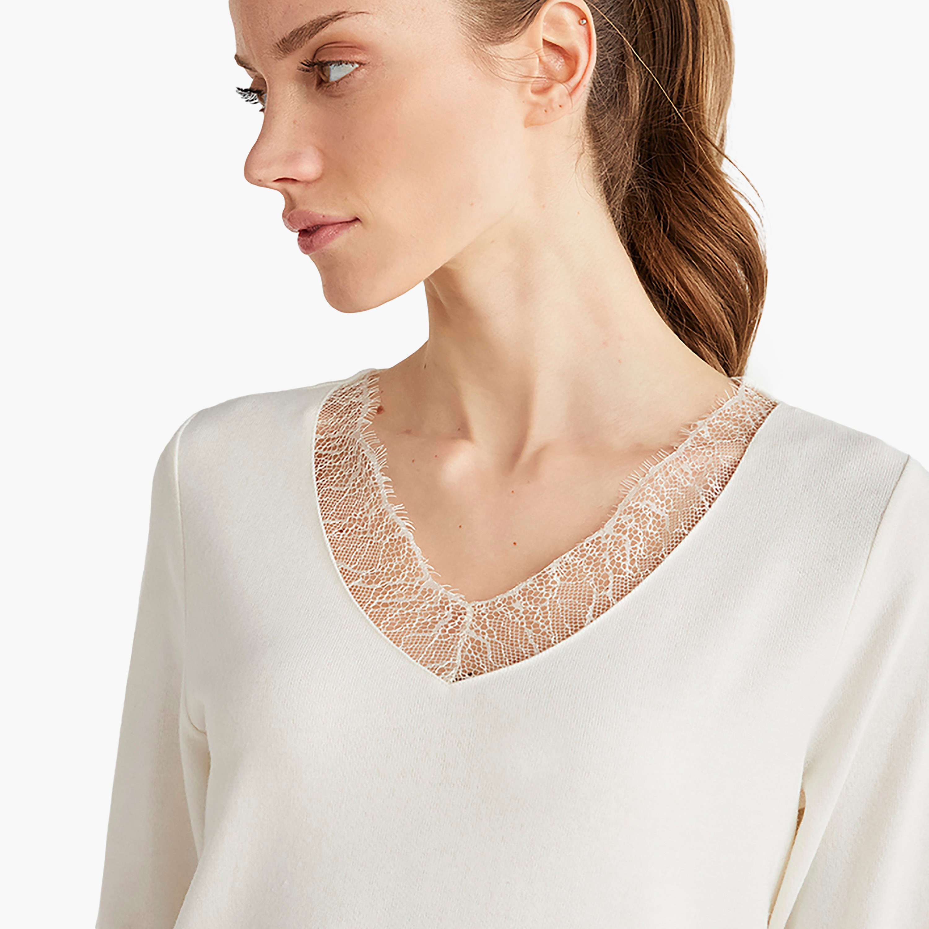 طقم بيجامة مع تي شيرت بفتحة رقبة V وتفاصيل من الدانتيل وقميص بيجامة نسائي من كاثرينز-women-clothing-nightwear-pyjamas-longsets-image-2