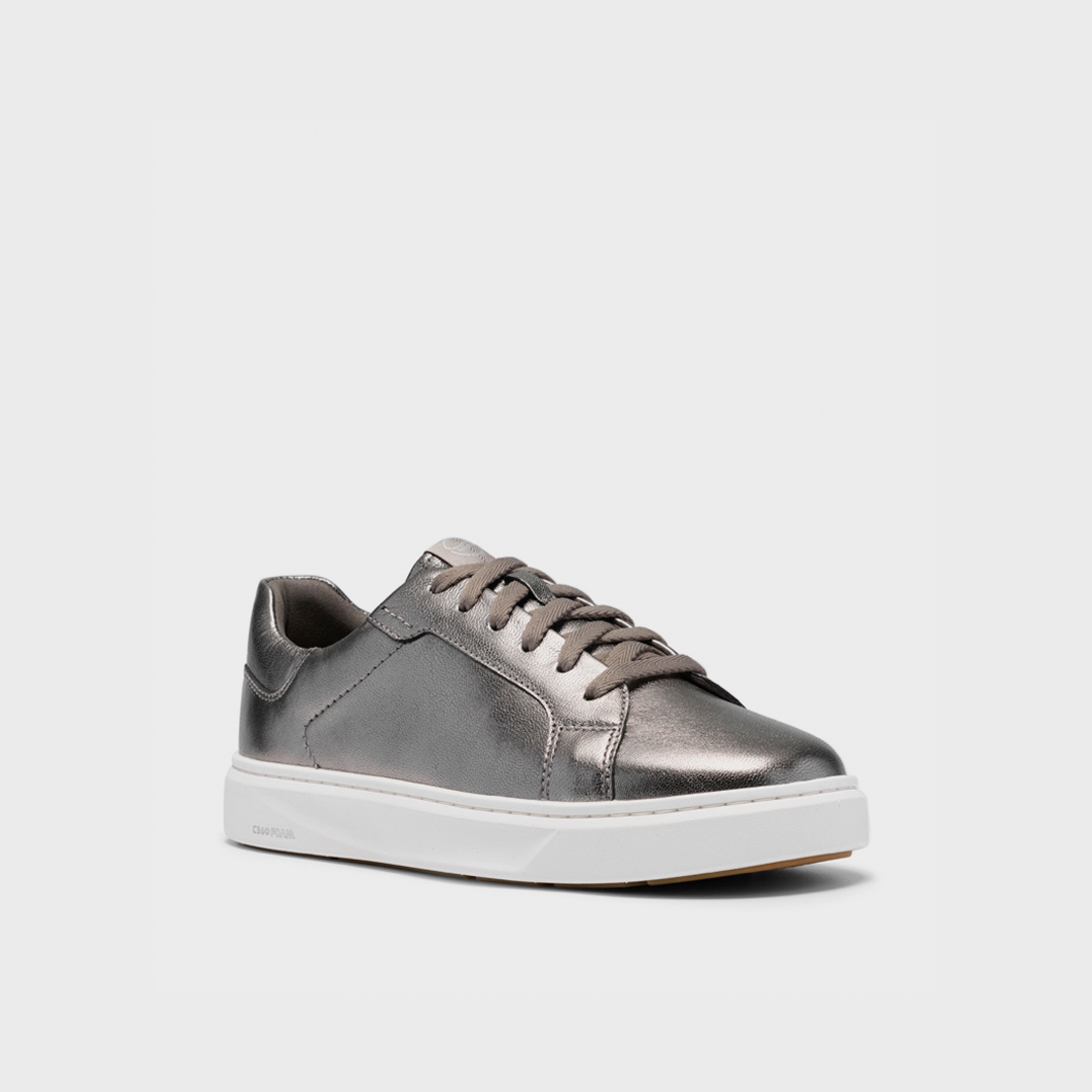 كلاركس - حذاء رياضي جلد نسائي برباط كاحل منخفض | 26327910-women-shoes-sneakers-image-1