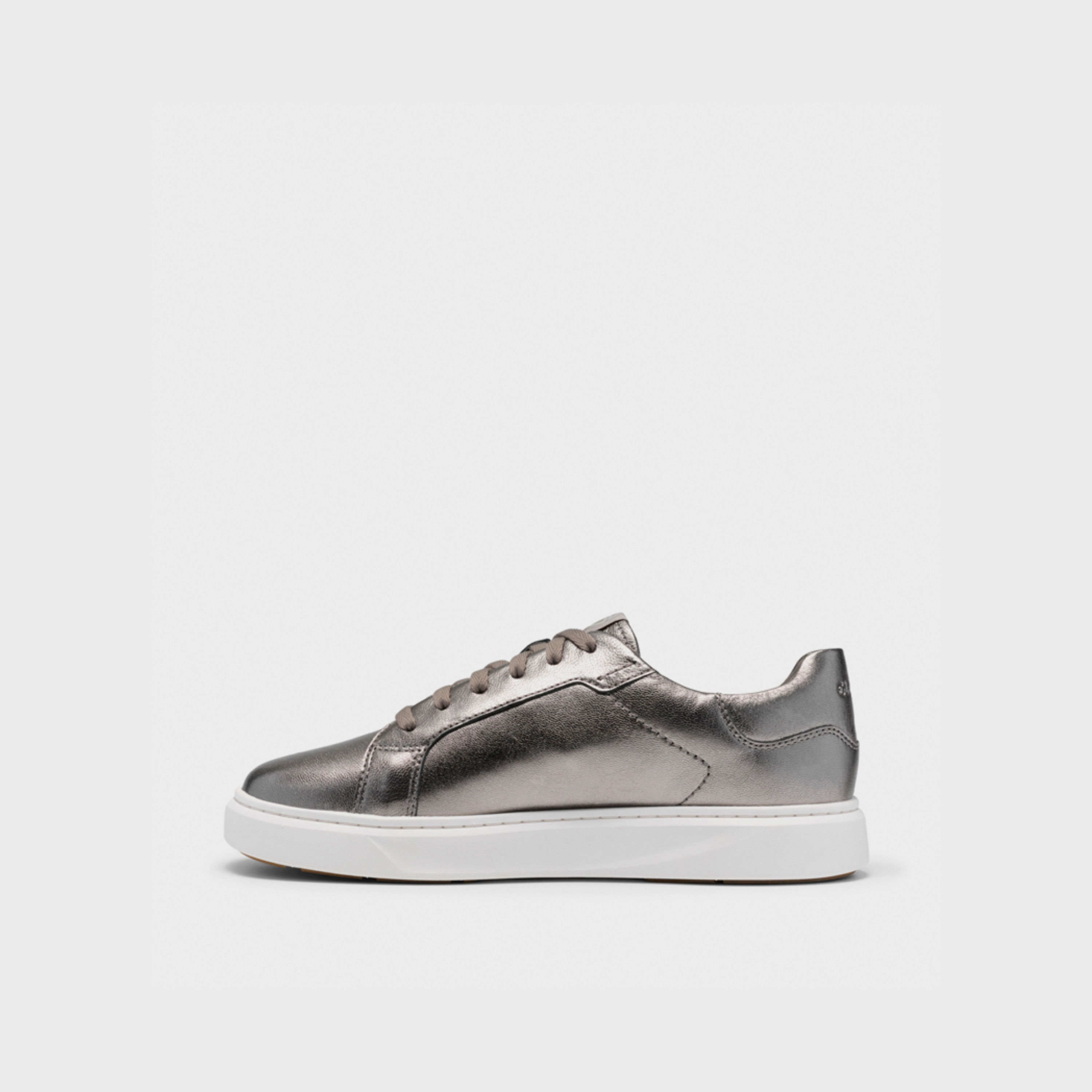 كلاركس - حذاء رياضي جلد نسائي برباط كاحل منخفض | 26327910-women-shoes-sneakers-image-2