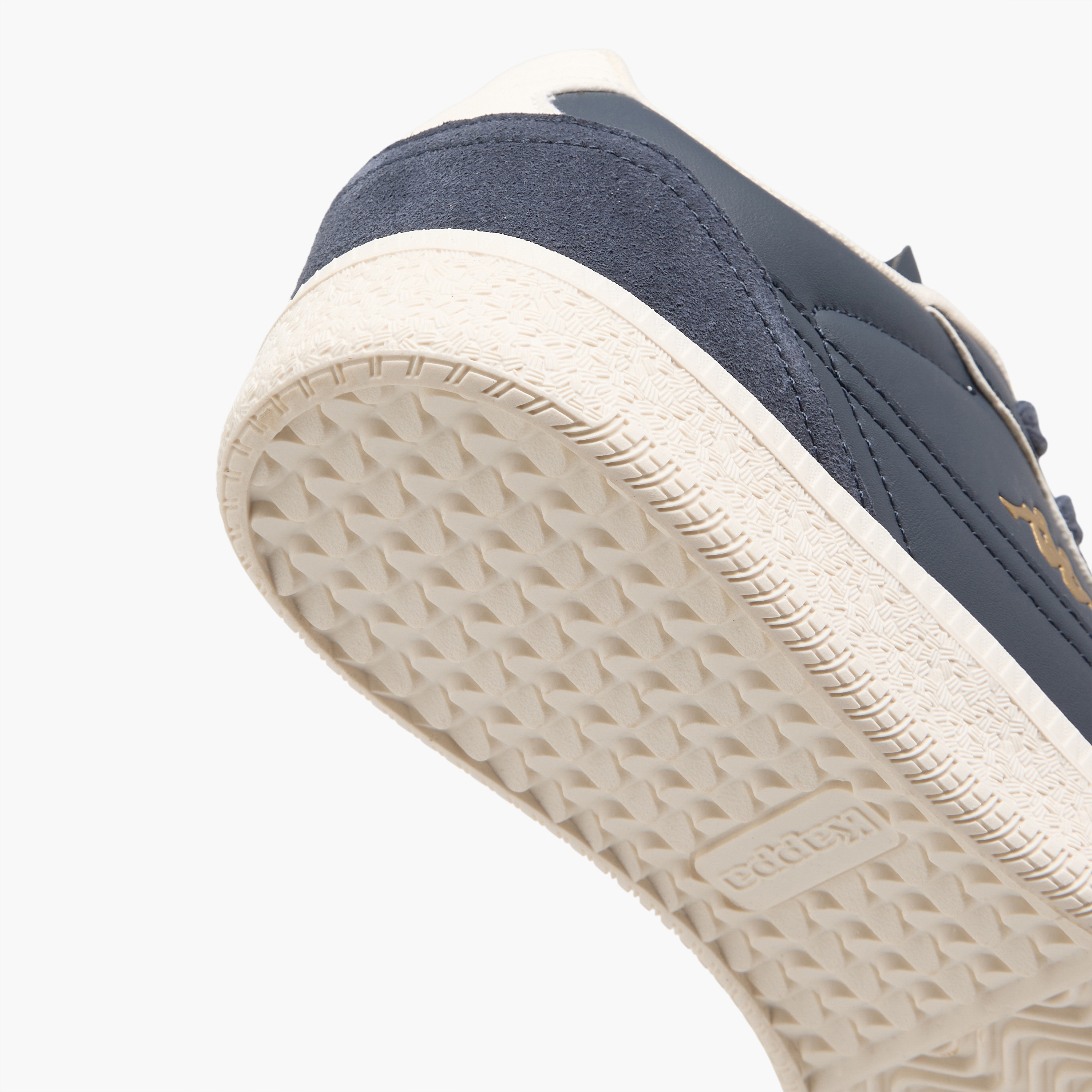 حذاء رياضي للرجال برباط من كابا-men-shoes-sneakers-image-5