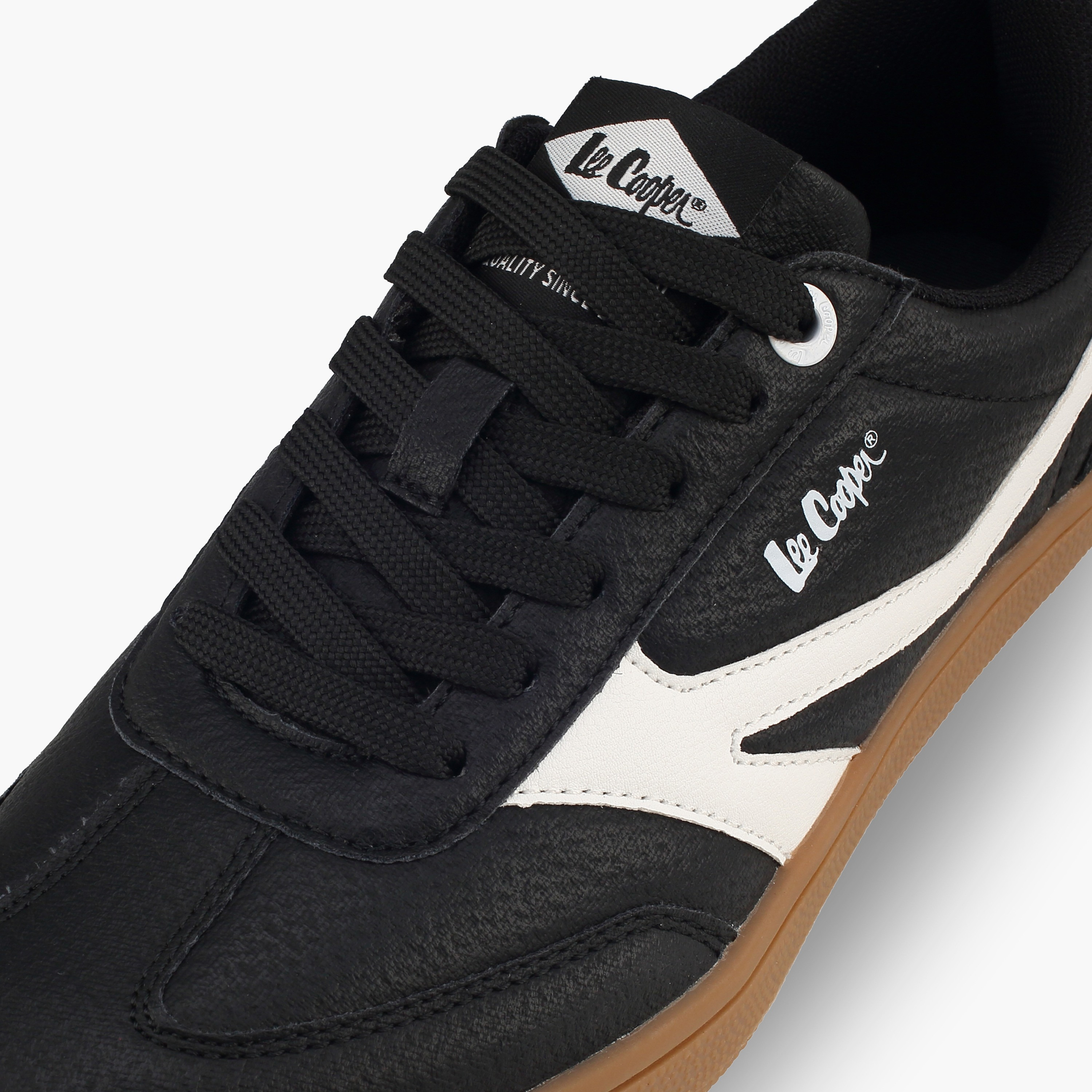 حذاء سنيكرز بطول الكاحل ورباط إغلاق للنساء من لي كوبر-women-shoes-sneakers-image-4