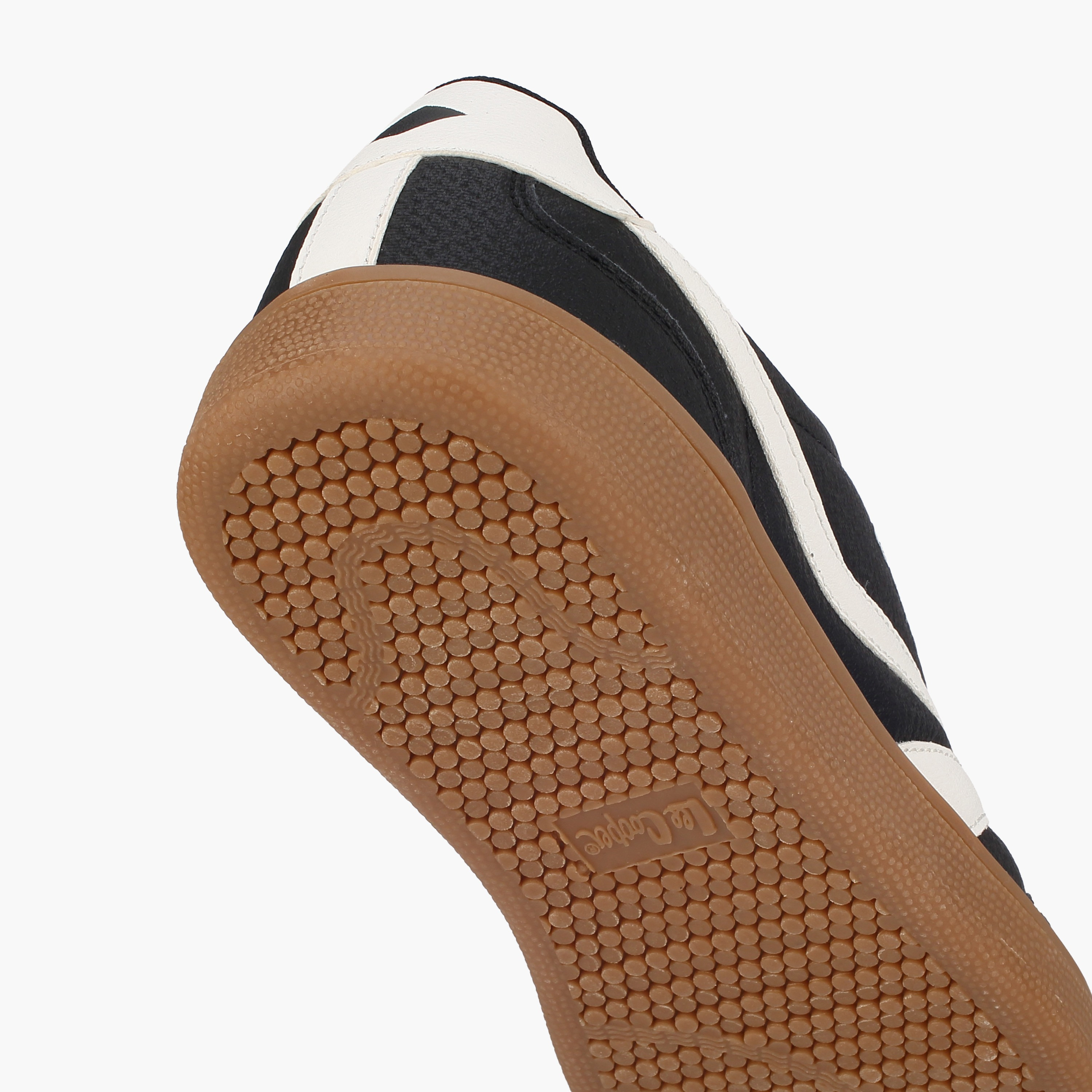 حذاء سنيكرز بطول الكاحل ورباط إغلاق للنساء من لي كوبر-women-shoes-sneakers-image-5
