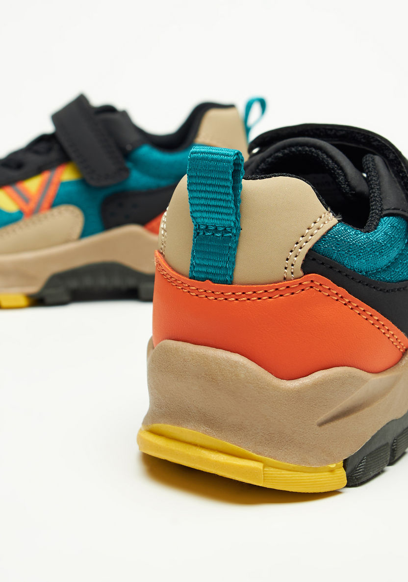 Juniors Textured Sneakers with Hook and Loop Closure-Boy%27s Sneakers-image-2