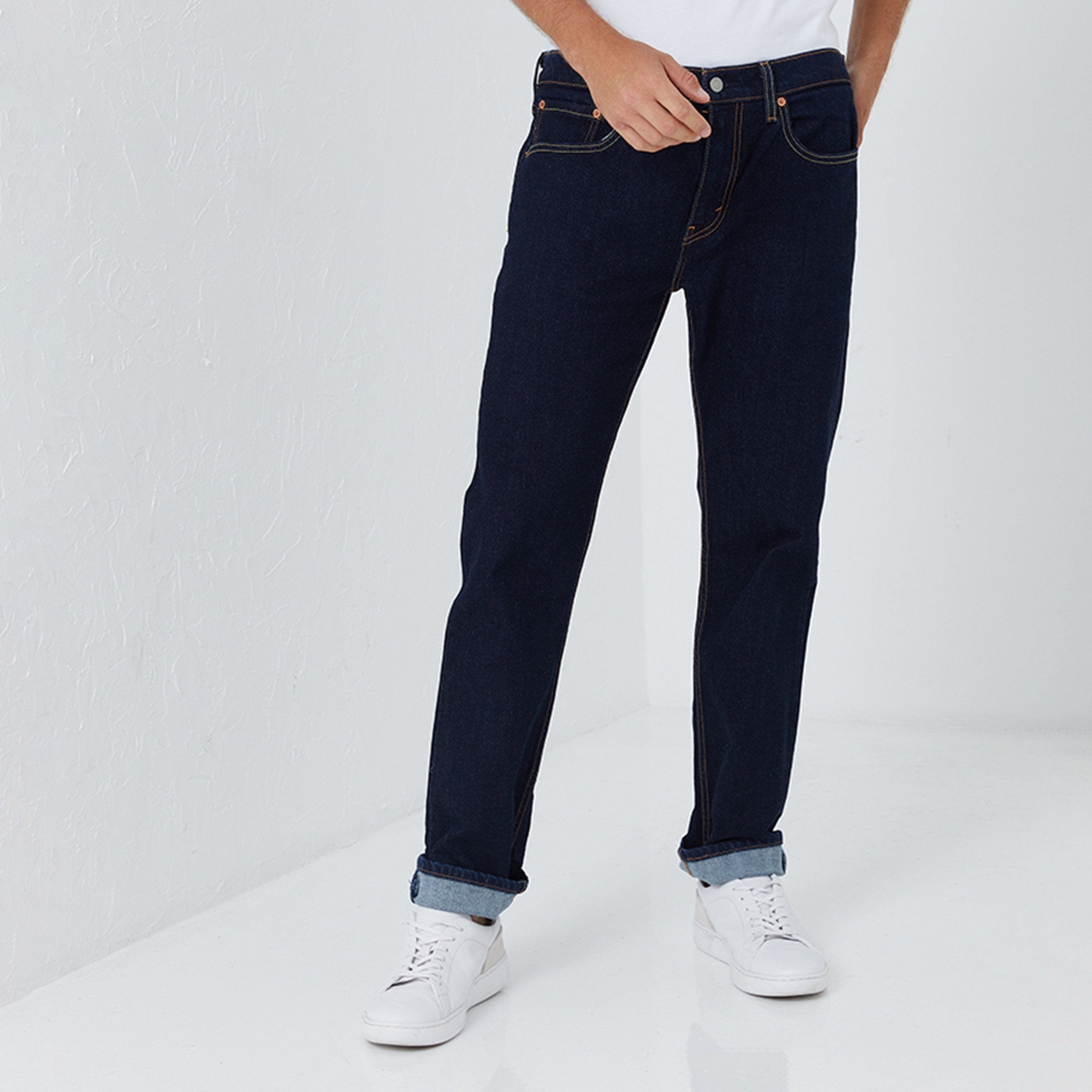 جينز ليفايز الأزرق المدبب بخمسة جيوب داخلية للجينز الرجالي 32-men-clothing-bottoms-jeans-image-1