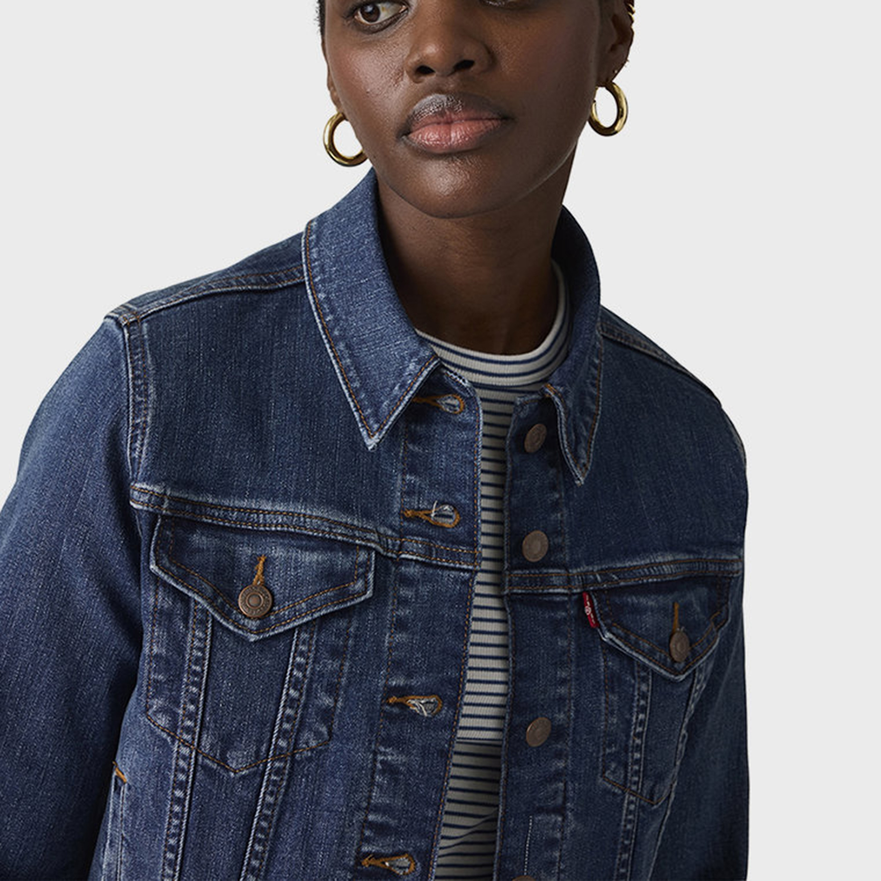 جاكيت Trucker دينم نسائي بياقة من القطن باللون الأزرق من Levi's-women-winterwear-coatsandjackets-jackets-image-2
