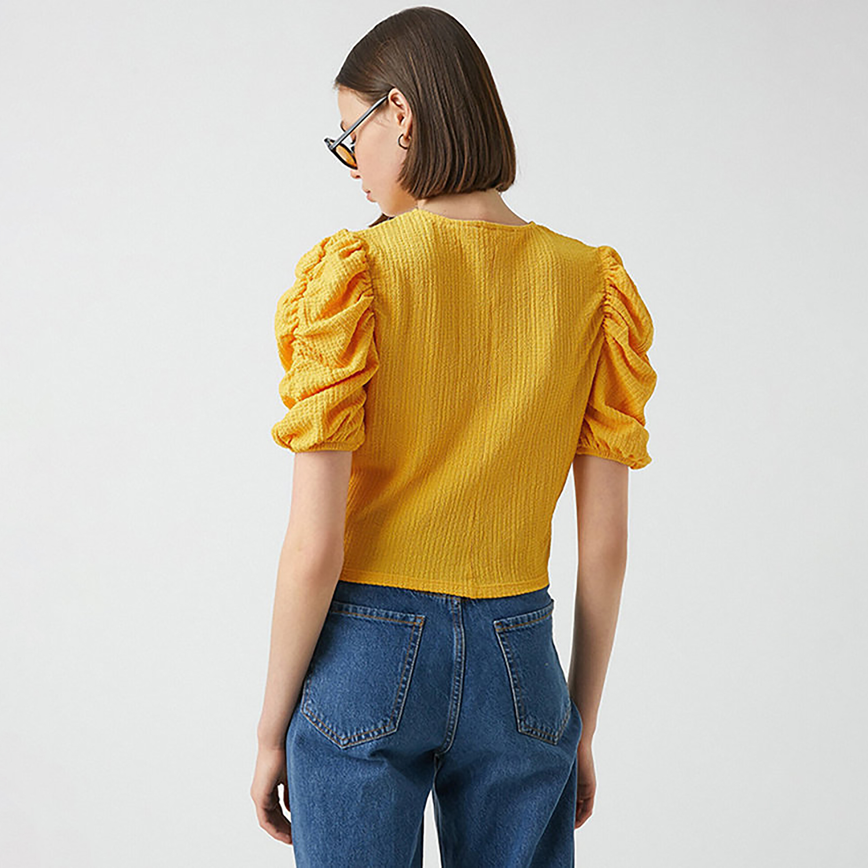 بلوزة بارزة الملمس بأكمام منتفخة باللون الأصفر للنساء من كوتون-women-clothing-shirtsandblouses-blouses-image-3