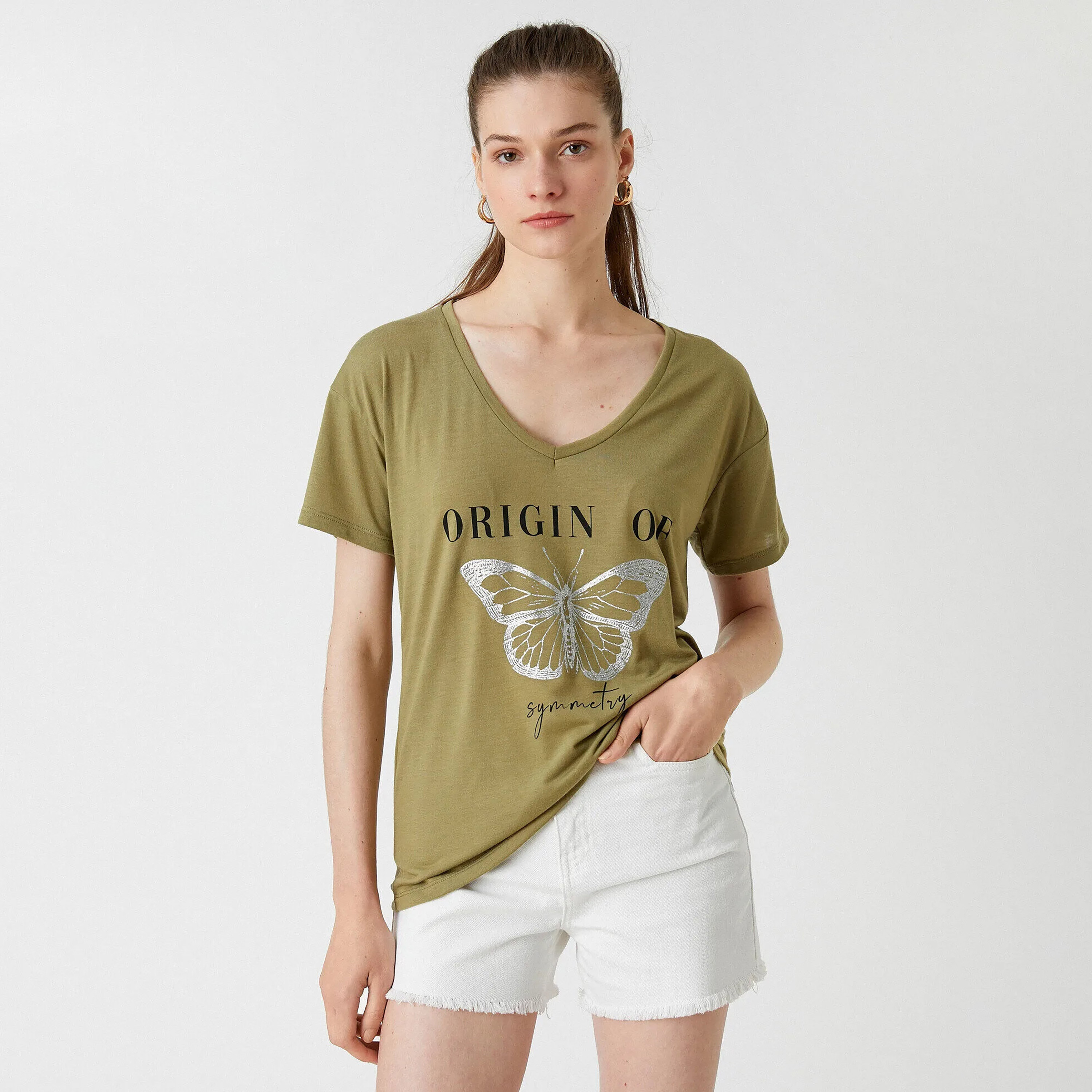 تيشرت بطبعة فراشة وجرافيك باللون الكاكي للنساء من كوتون-women-clothing-tshirts-image-1