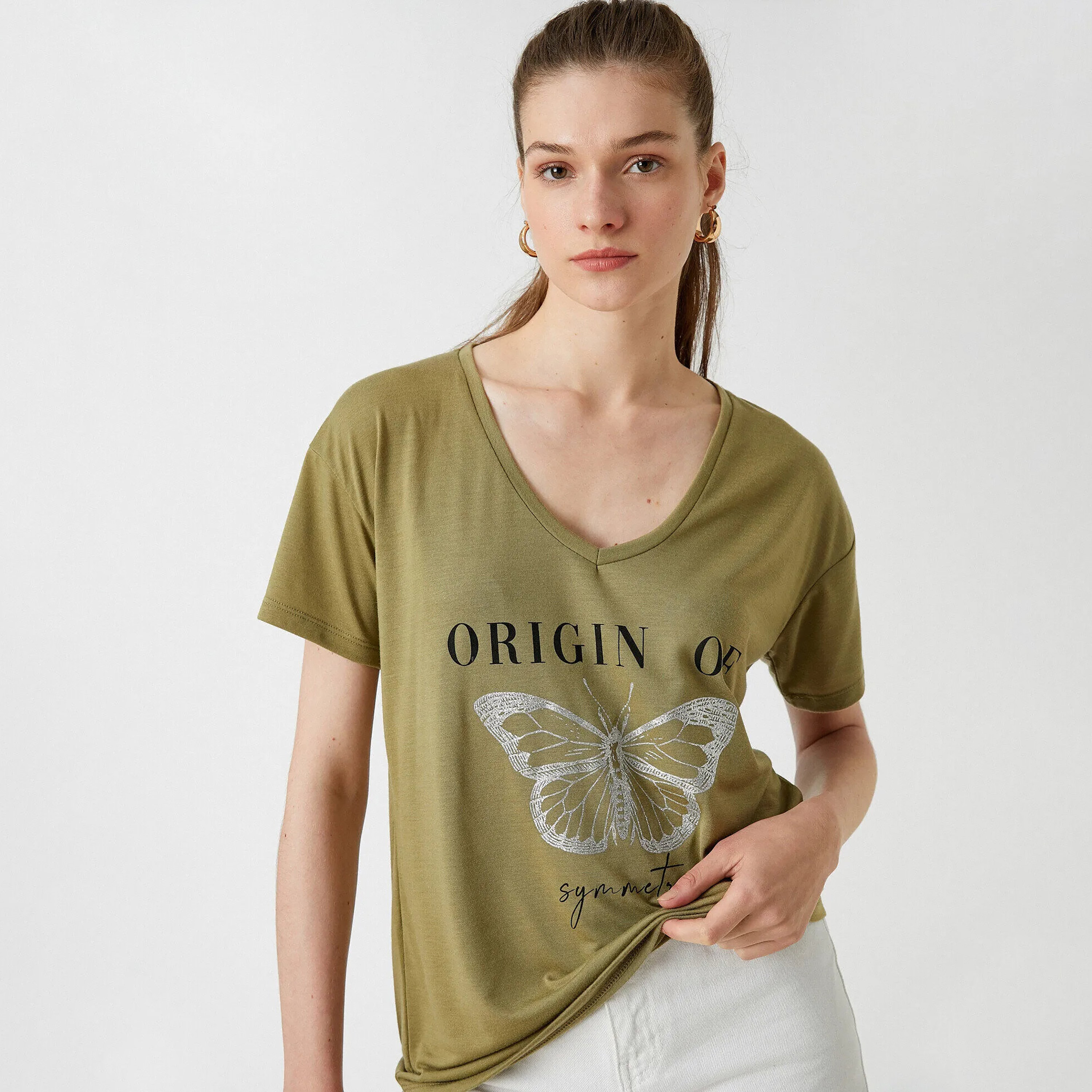 تيشرت بطبعة فراشة وجرافيك باللون الكاكي للنساء من كوتون-women-clothing-tshirts-image-2