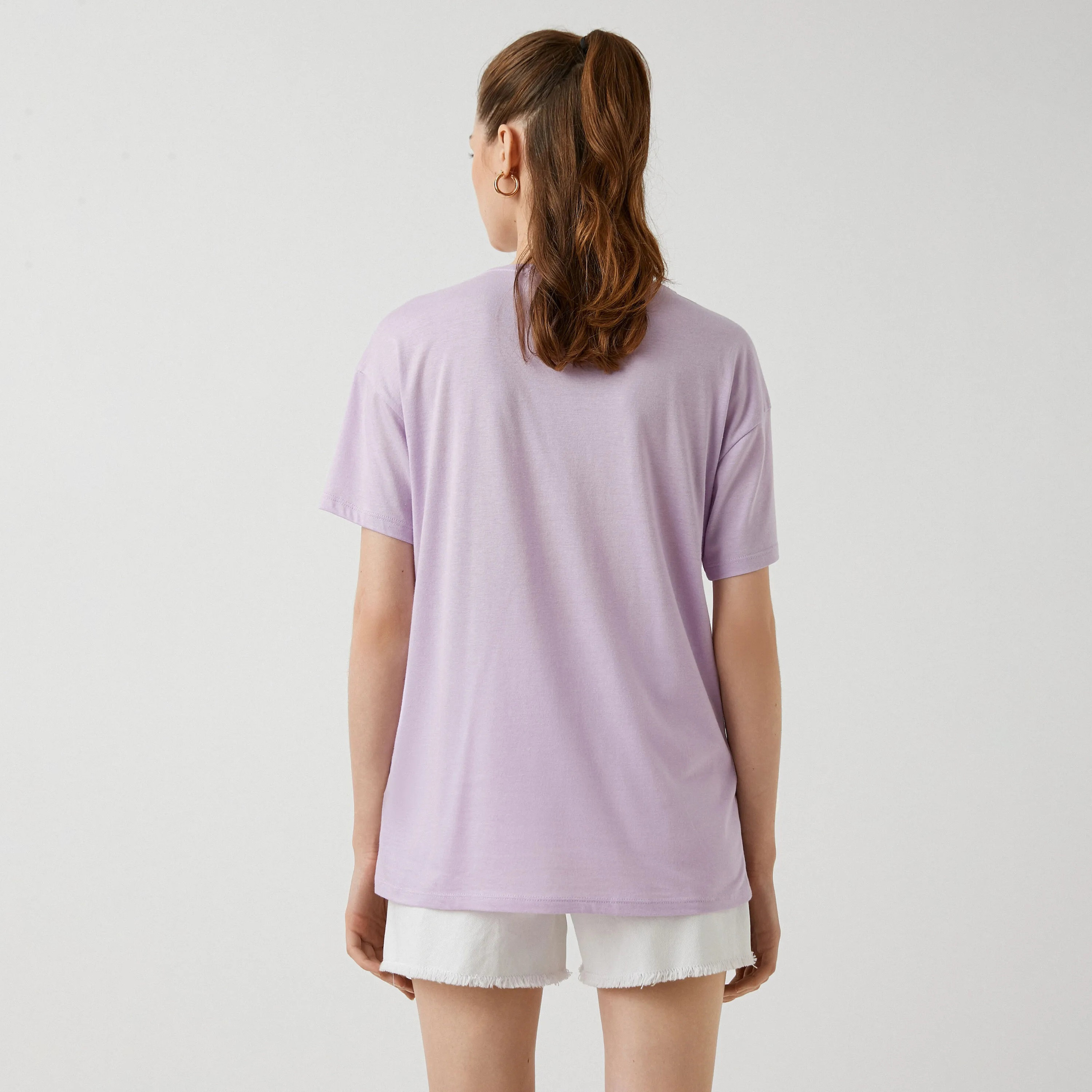 تيشرت بطبعة جرافيك باللون البنفسجي للنساء من كوتون-women-clothing-tshirts-image-3