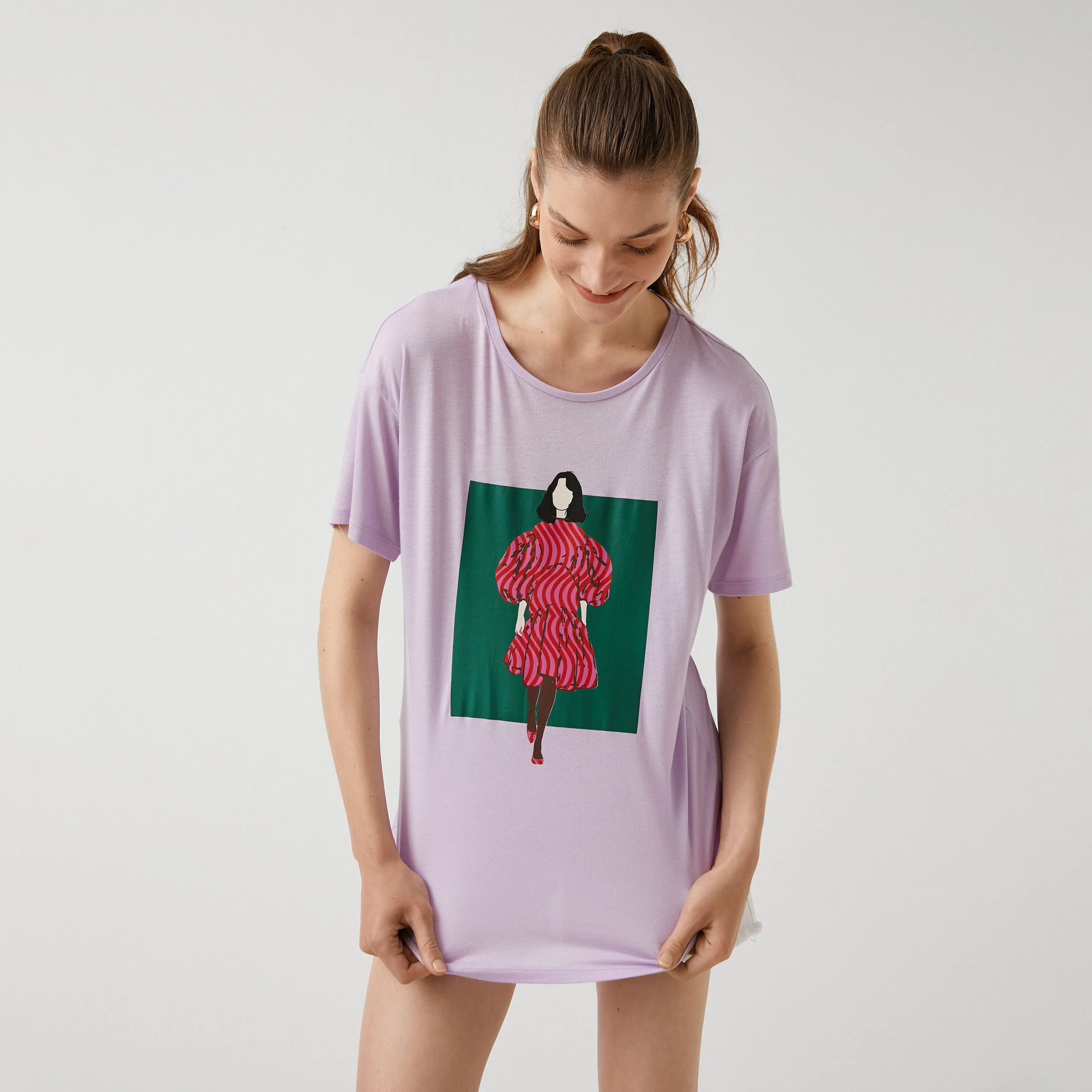 تيشرت بطبعة جرافيك باللون البنفسجي للنساء من كوتون-women-clothing-tshirts-image-4
