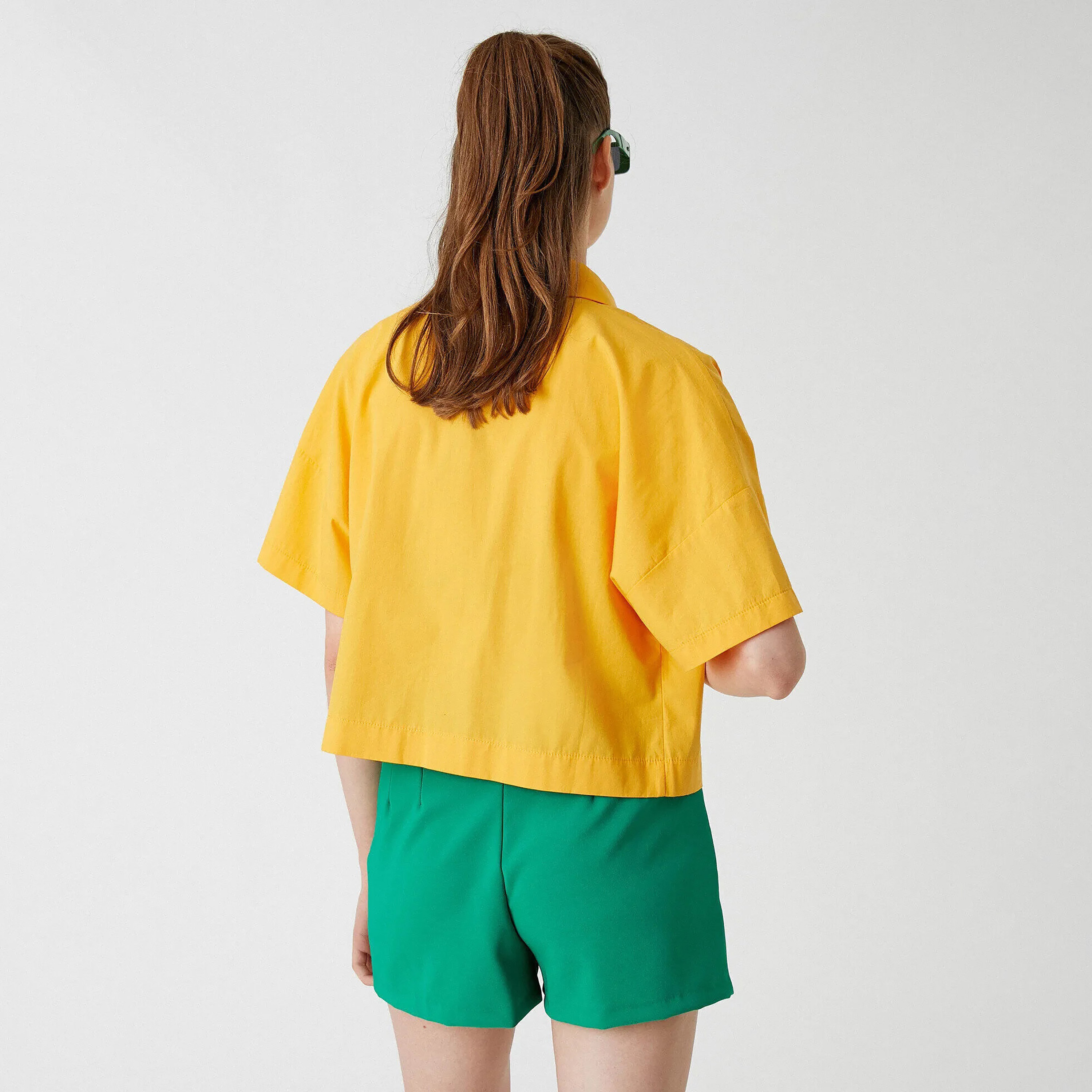 قميص قطن بأكتاف ممتدة وياقة باللون الأصفر للنساء من كوتون-women-clothing-shirtsandblouses-shirts-image-3