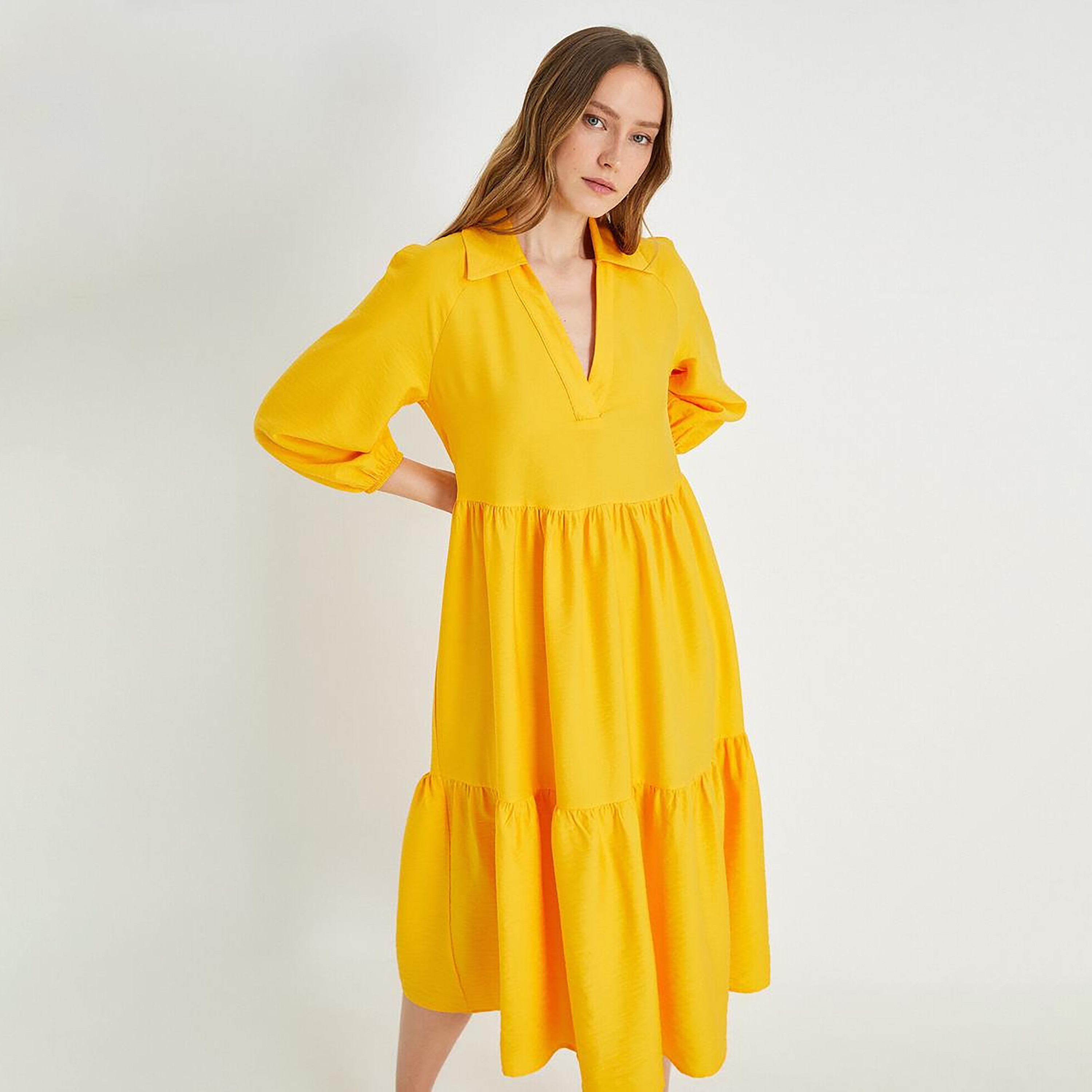 فستان ميدي متعدد الطبقات بأكمام راجلان وياقة باللون الأصفر للنساء من كوتون-women-clothing-dresses-image-5