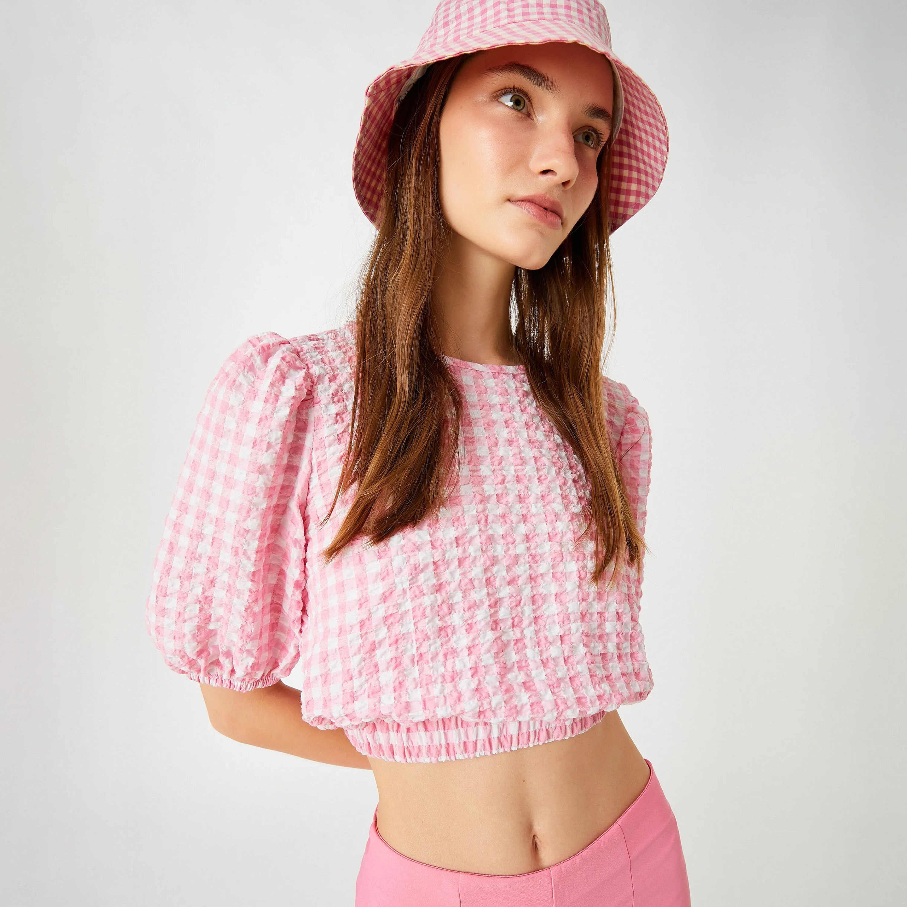 KOTON Pink Checked Poplin Puff Sleeves Women's Cropped Top-women-clothing-shirtsandblouses-blouses-image-4