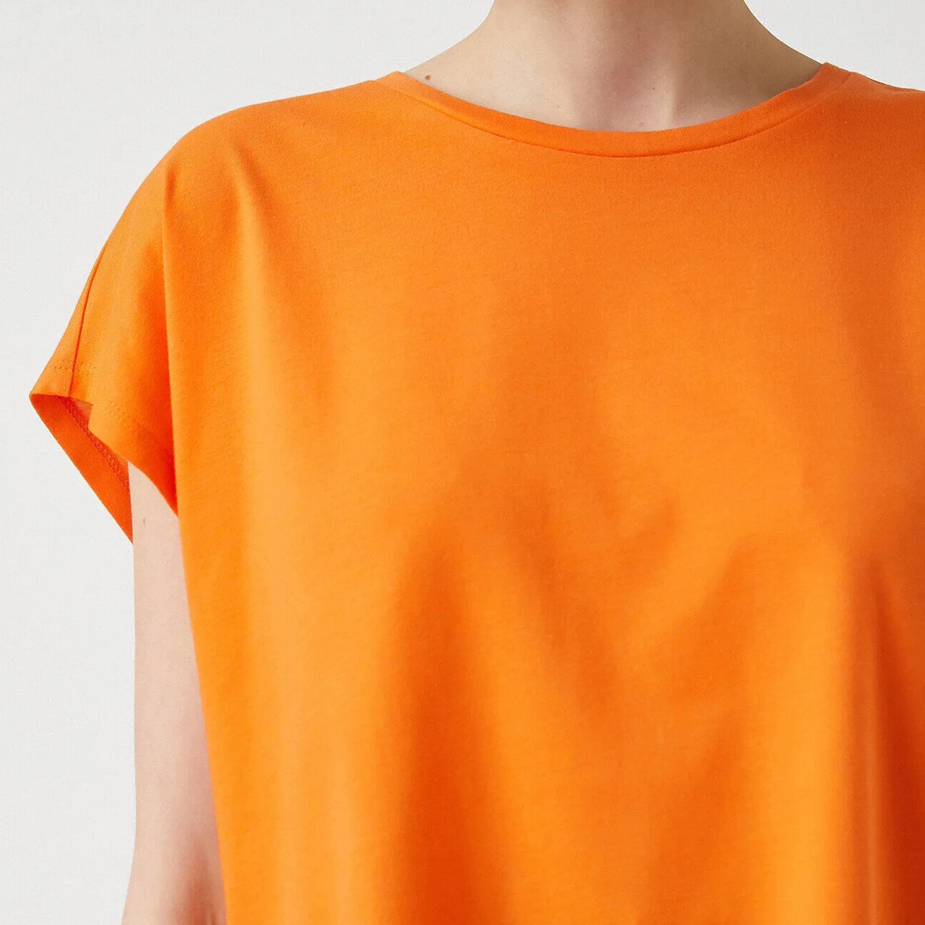 تيشرت باللون البرتقالي للنساء من كوتون-women-clothing-tshirts-image-5