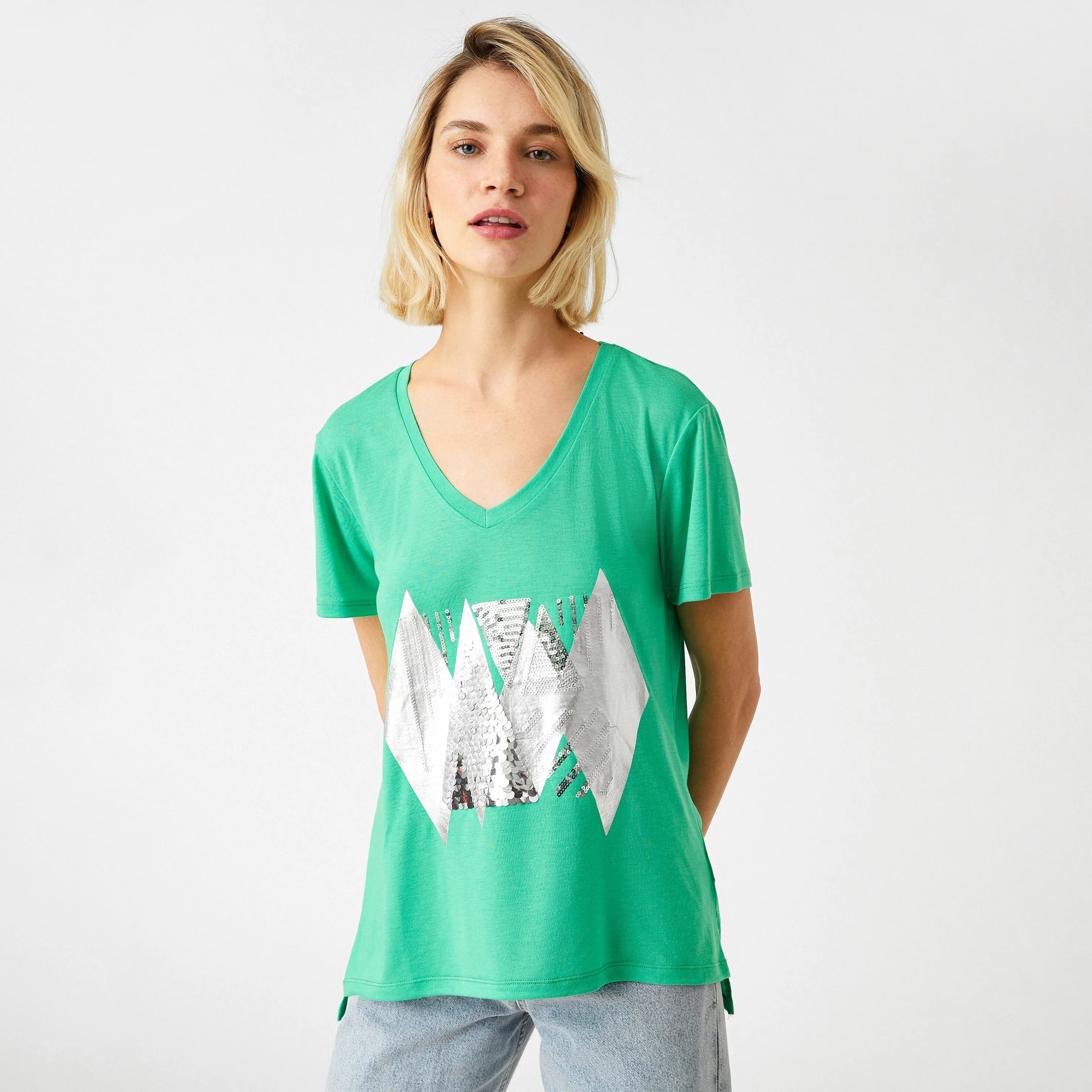 تيشرت مزين بالترتر وجرافيك باللون الأخضر للنساء من كوتون-women-clothing-tshirts-image-1