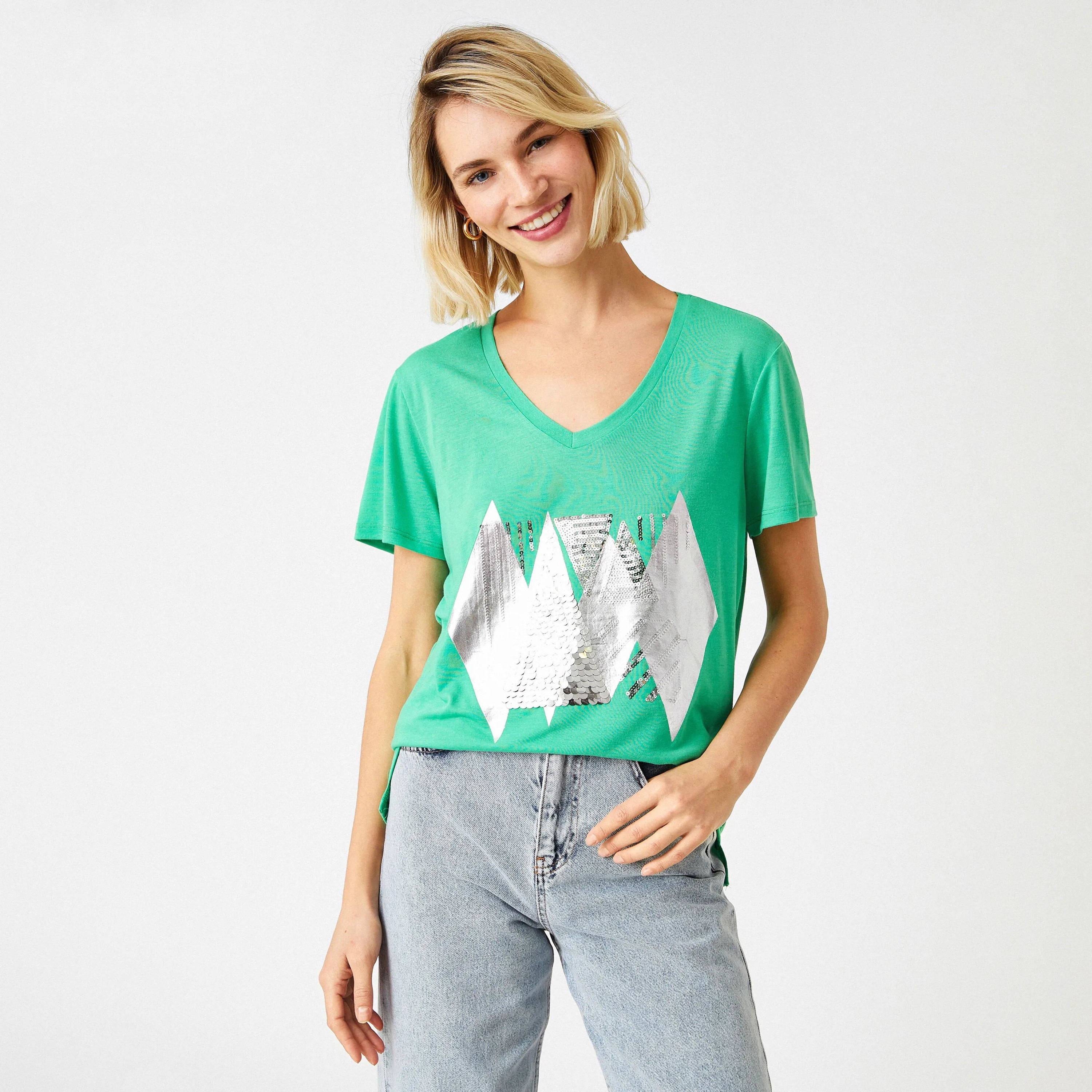 تيشرت مزين بالترتر وجرافيك باللون الأخضر للنساء من كوتون-women-clothing-tshirts-image-2