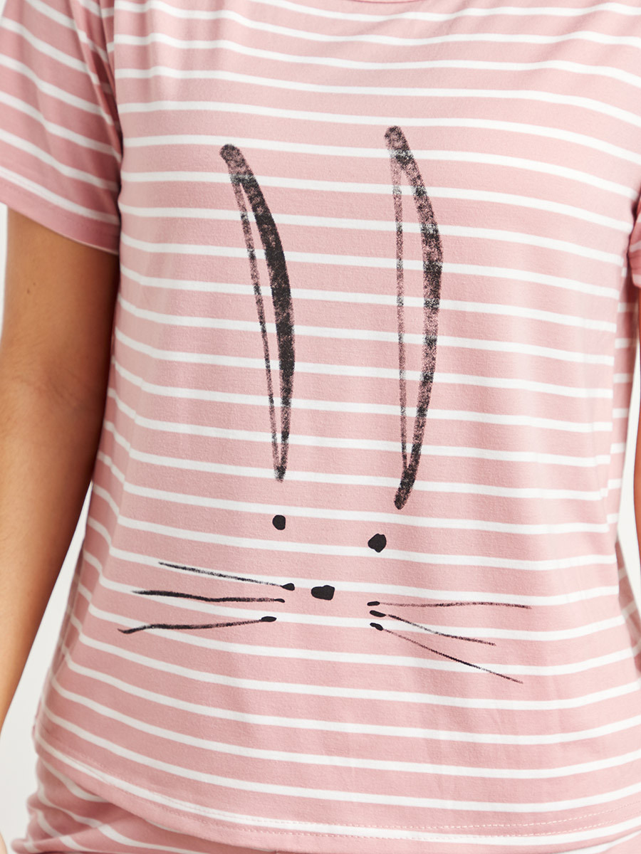 طقم تيشيرت كت وشورت مخطط من ستايلي-women-clothing-nightwear-pyjamas-longsets-image-4