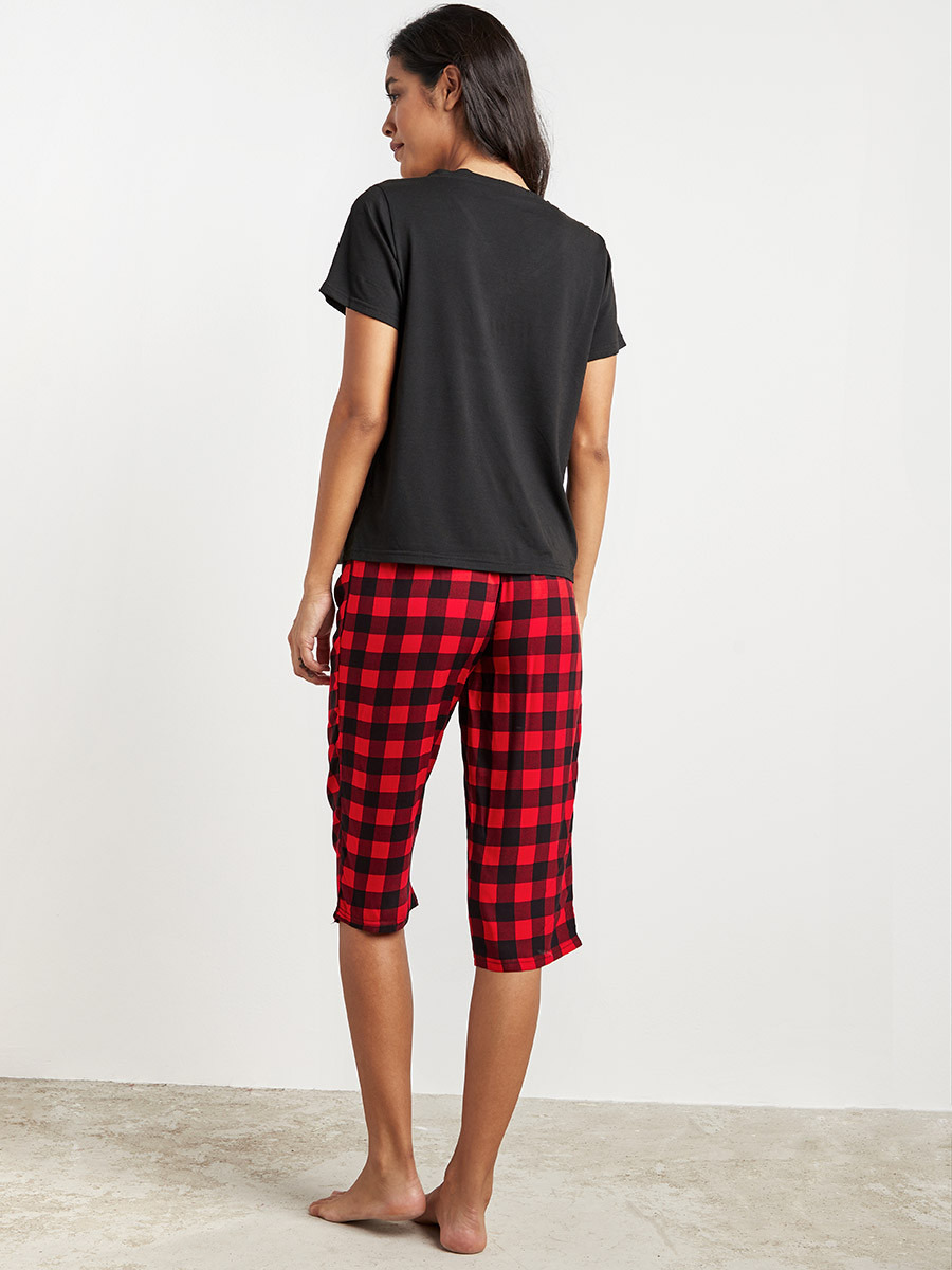 طقم بيجاما تيشيرت وبنطلون مضلع من ستايلي-women-clothing-nightwear-pyjamas-longsets-image-4