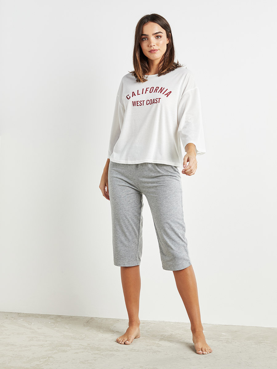 Styli Printed T-shirt and 3/4 Plain Pyjama Set-women-clothing-nightwear-pyjamas-bottoms-image-1