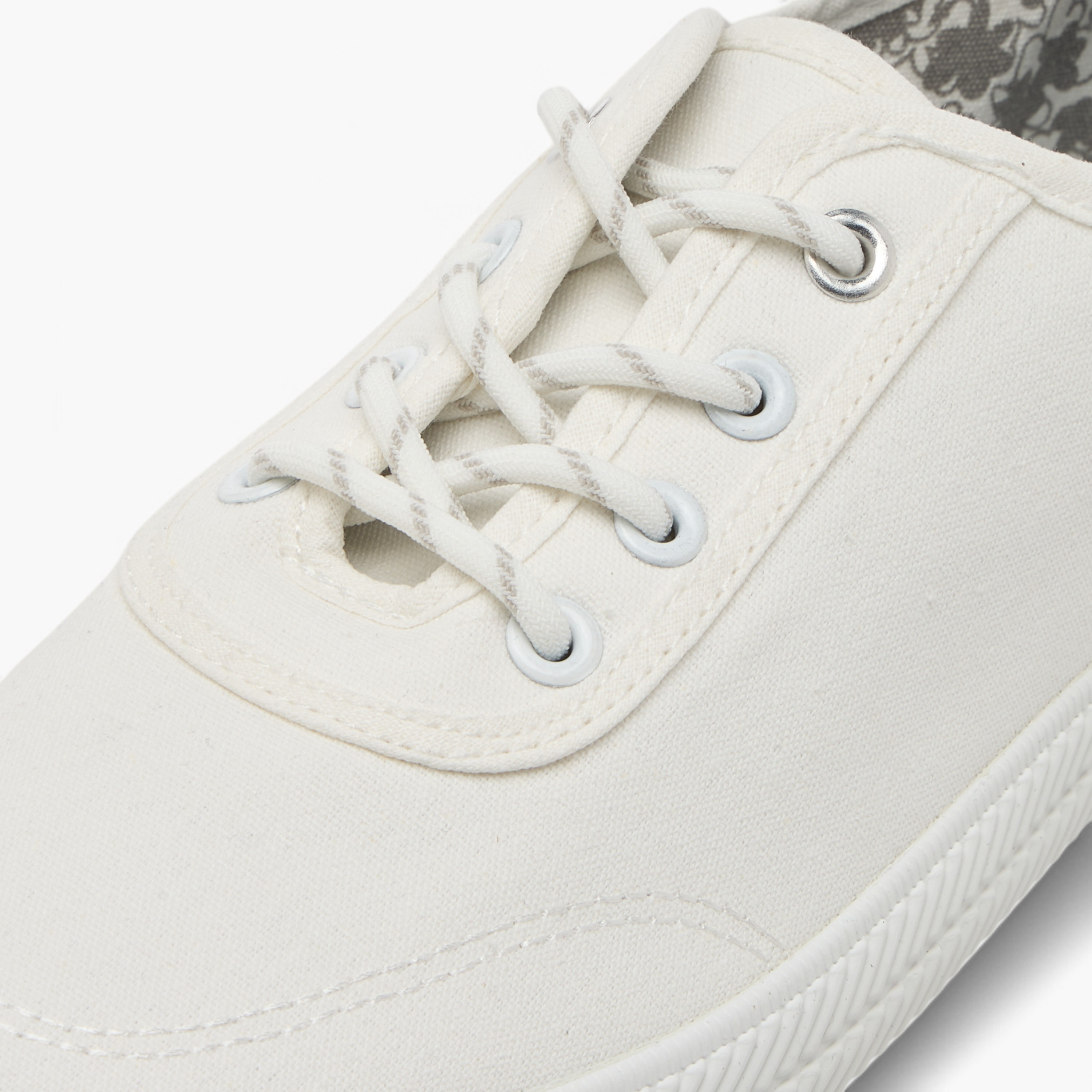 حذاء سنيكرز برباط إغلاق وتفاصيل شعار للنساء من كانجاروس-women-shoes-sneakers-image-4