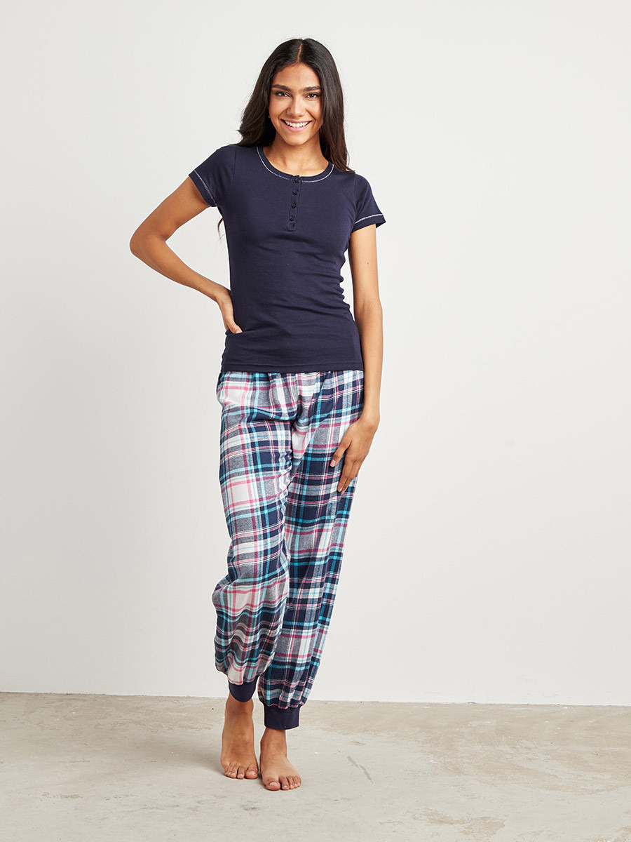 طقم بيجاما بنطلون وتيشيرت من ستايلي-women-clothing-nightwear-pyjamas-longsets-image-1