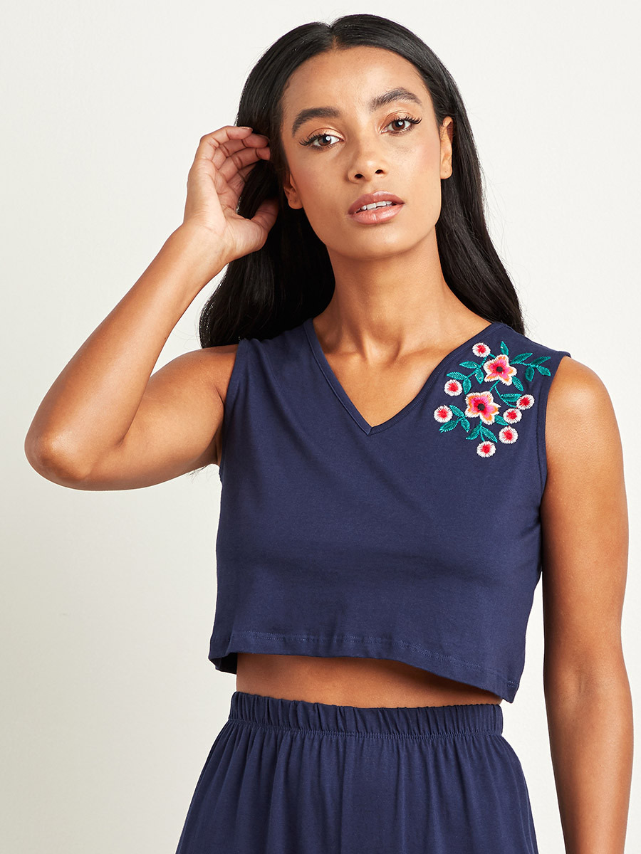 Styli Embroidered Trim Crop Top and Wide Leg Pyjama Set-women-clothing-nightwear-pyjamas-bottoms-image-3